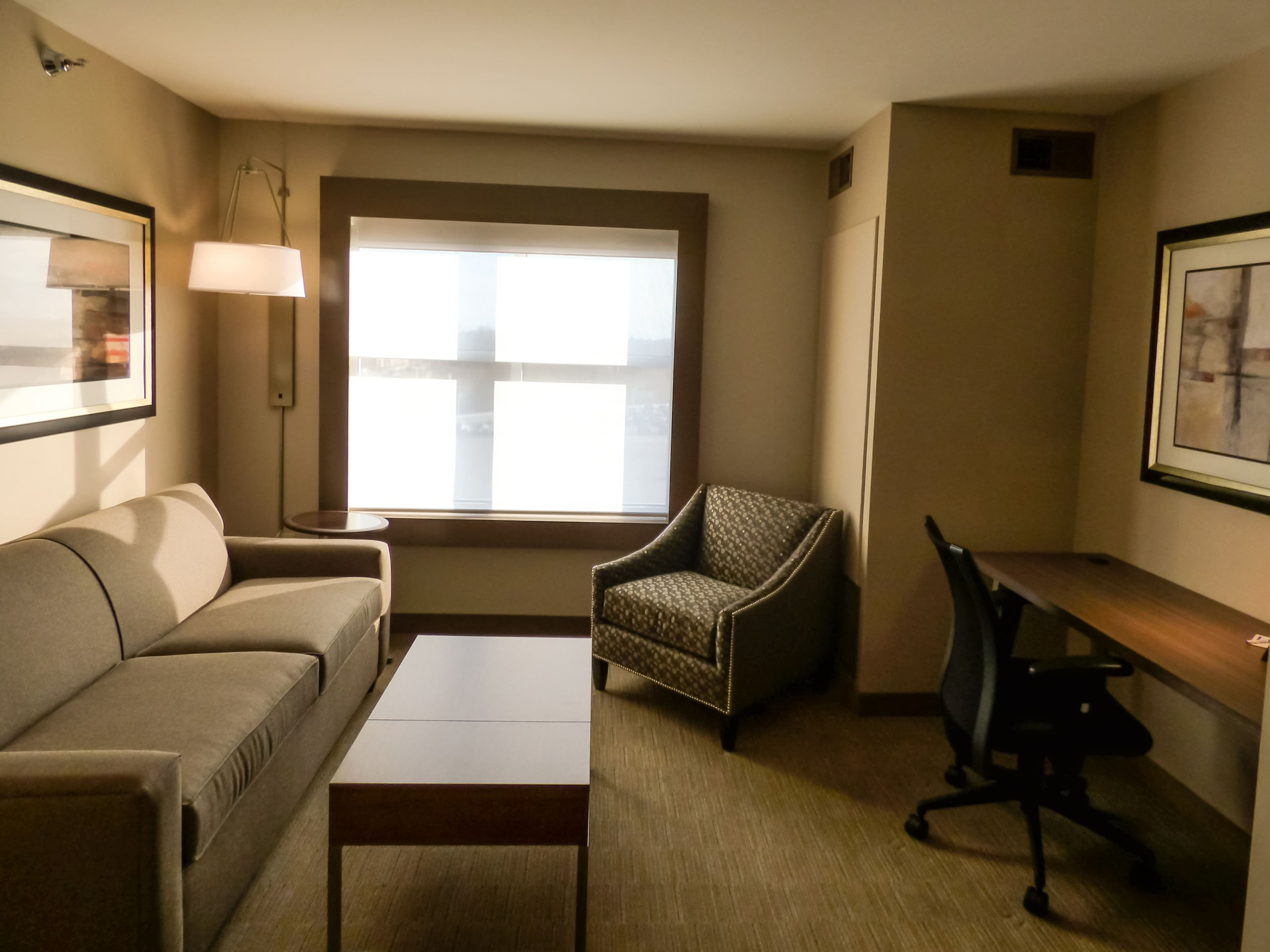 Holiday Inn Express & Suites Plymouth - Ann Arbor Area — 11