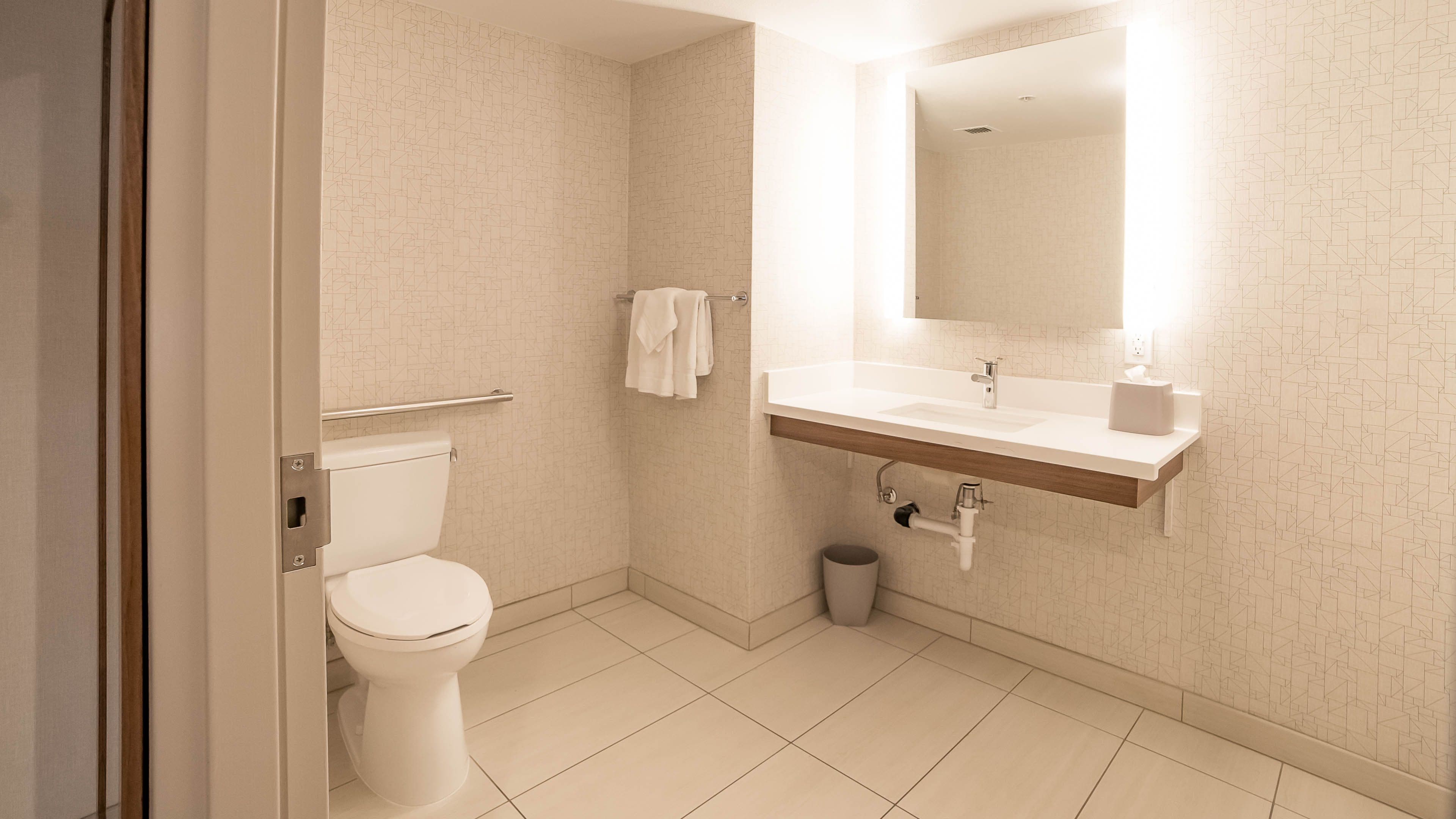 Holiday Inn Express & Suites Porterville — 14