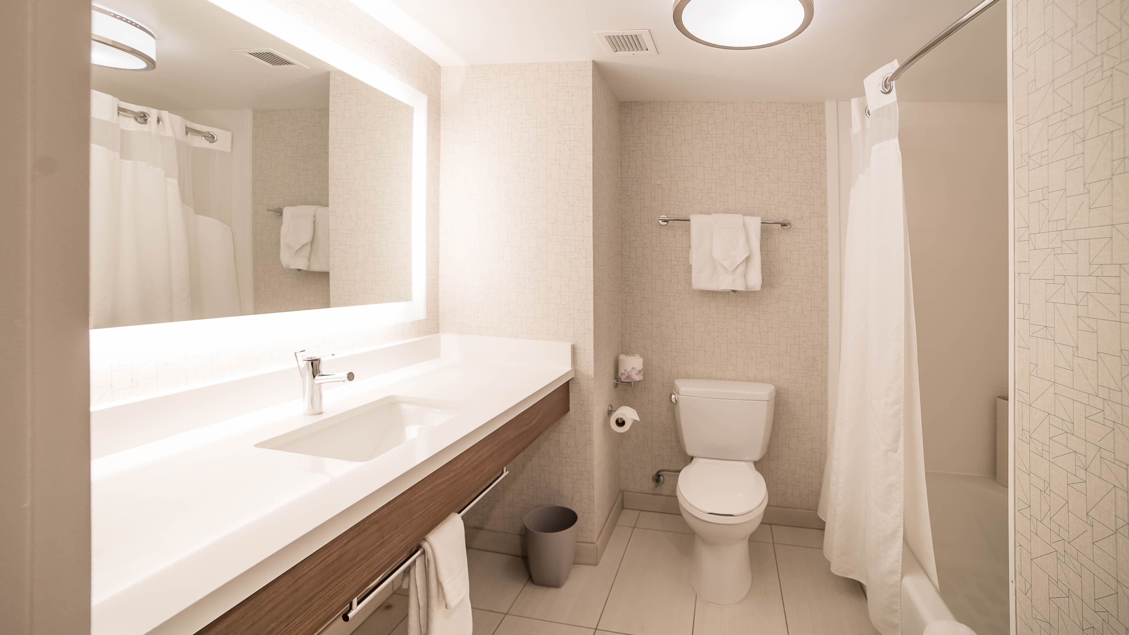 Holiday Inn Express & Suites Porterville — 6