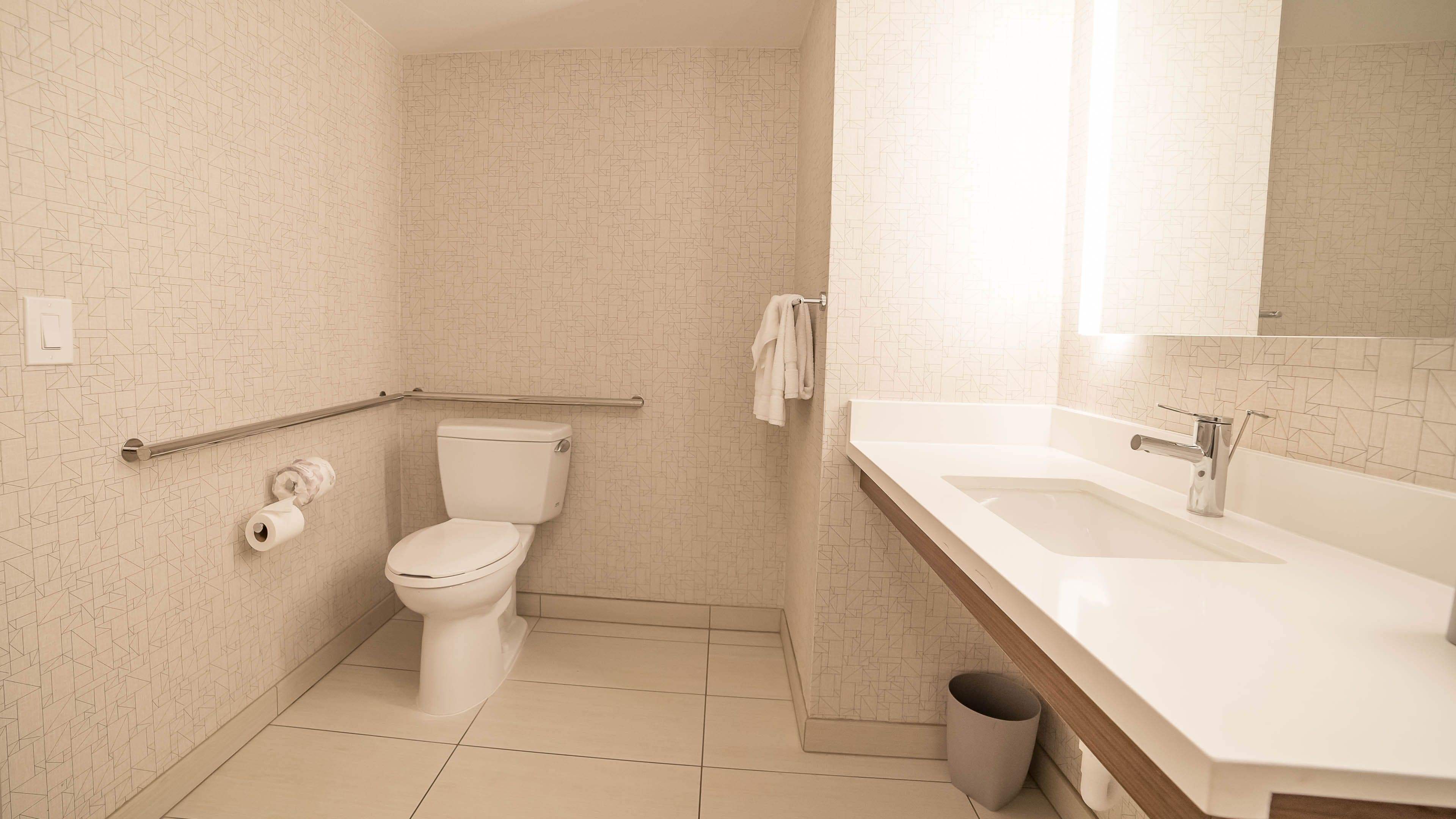 Holiday Inn Express & Suites Porterville — 15