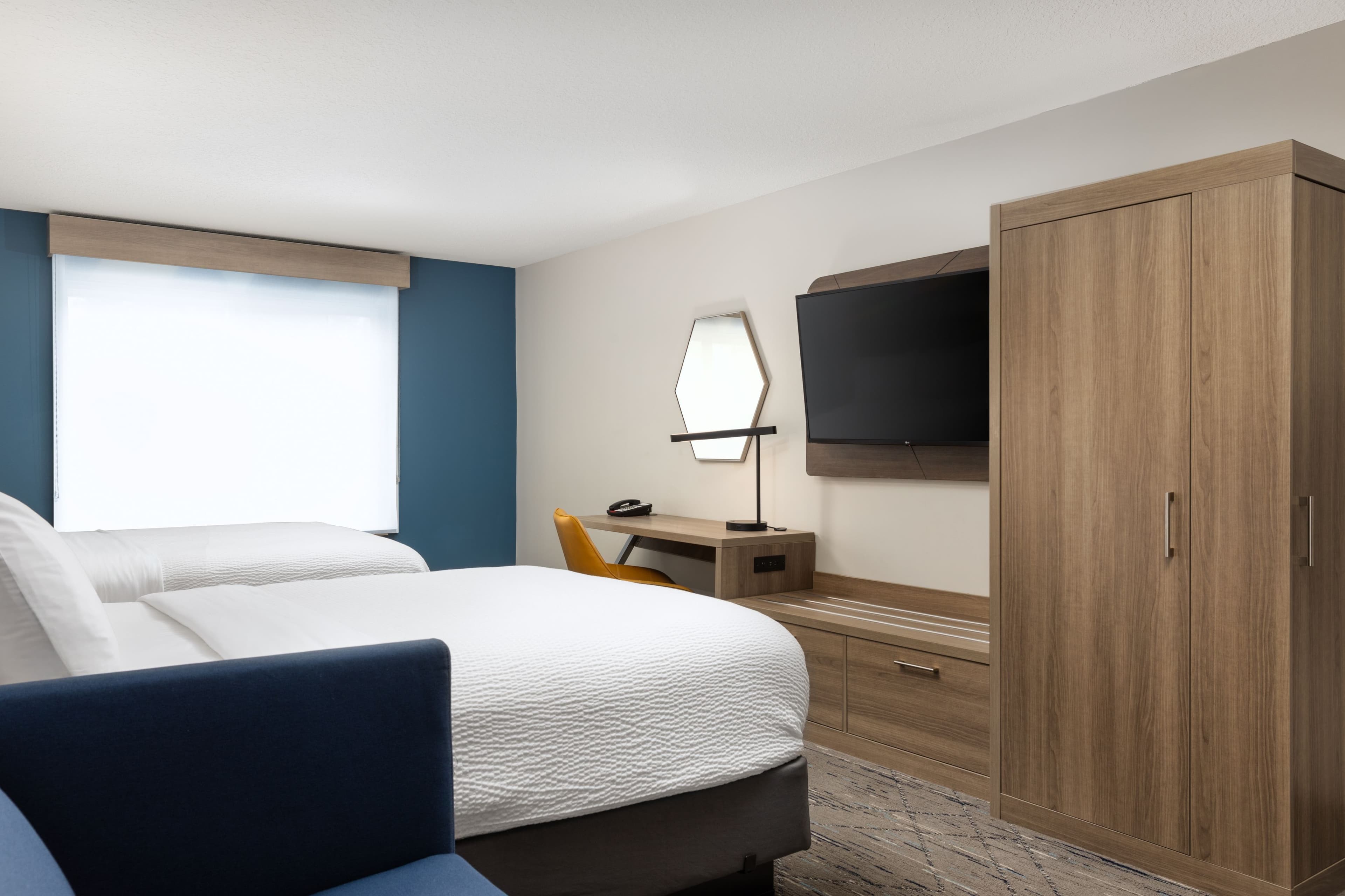 Holiday Inn Express & Suites Portland-Jantzen Beach — 99