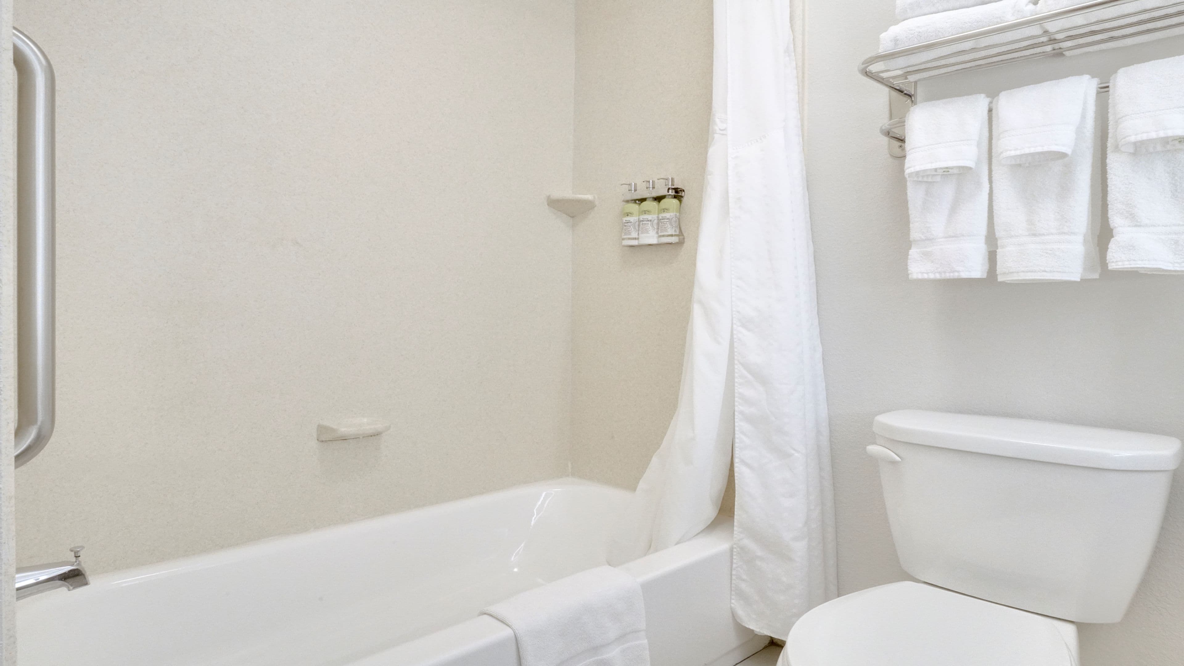 Holiday Inn Express & Suites Portland — 6