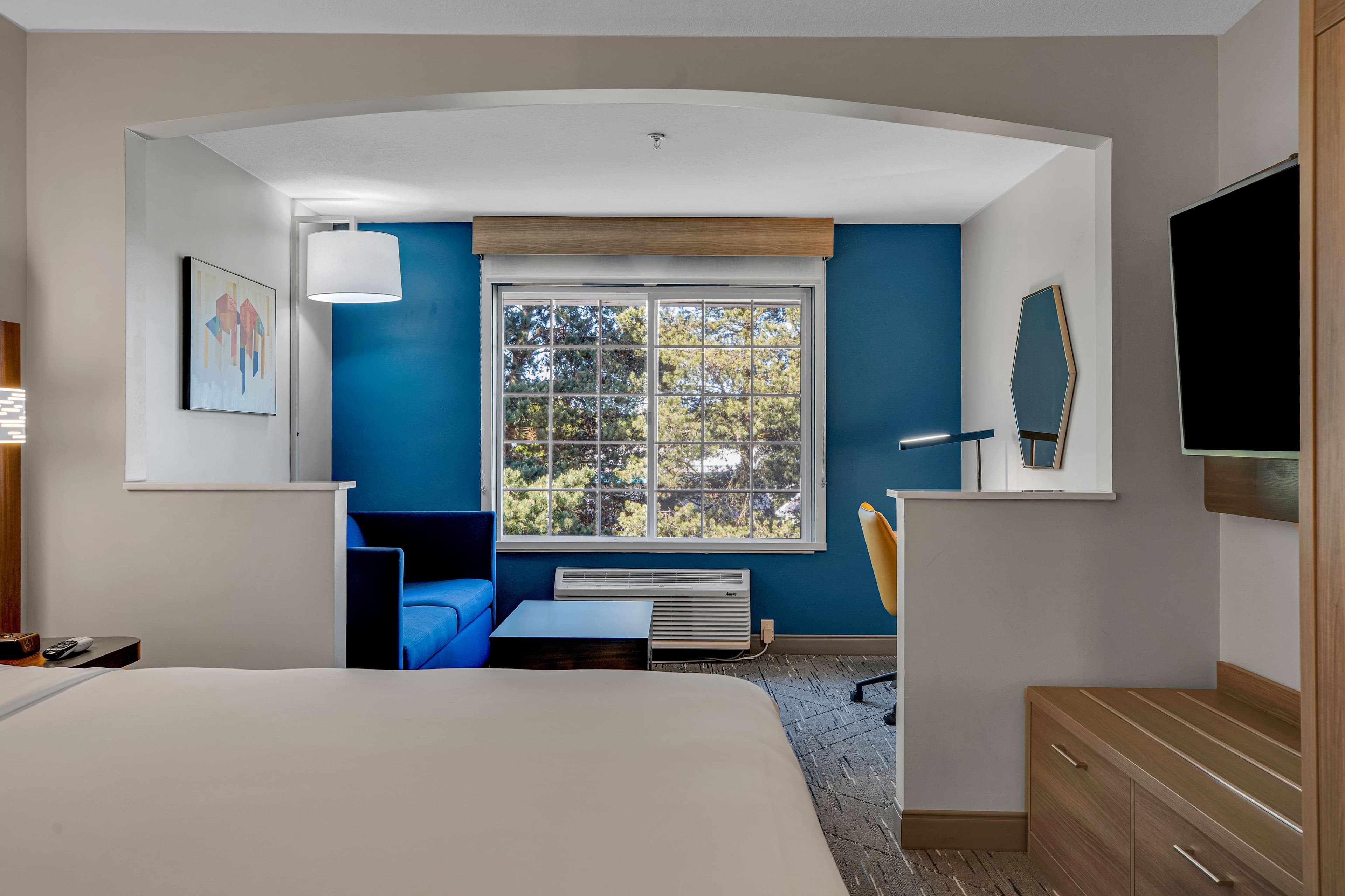Holiday Inn Express & Suites Portland-Jantzen Beach — 15