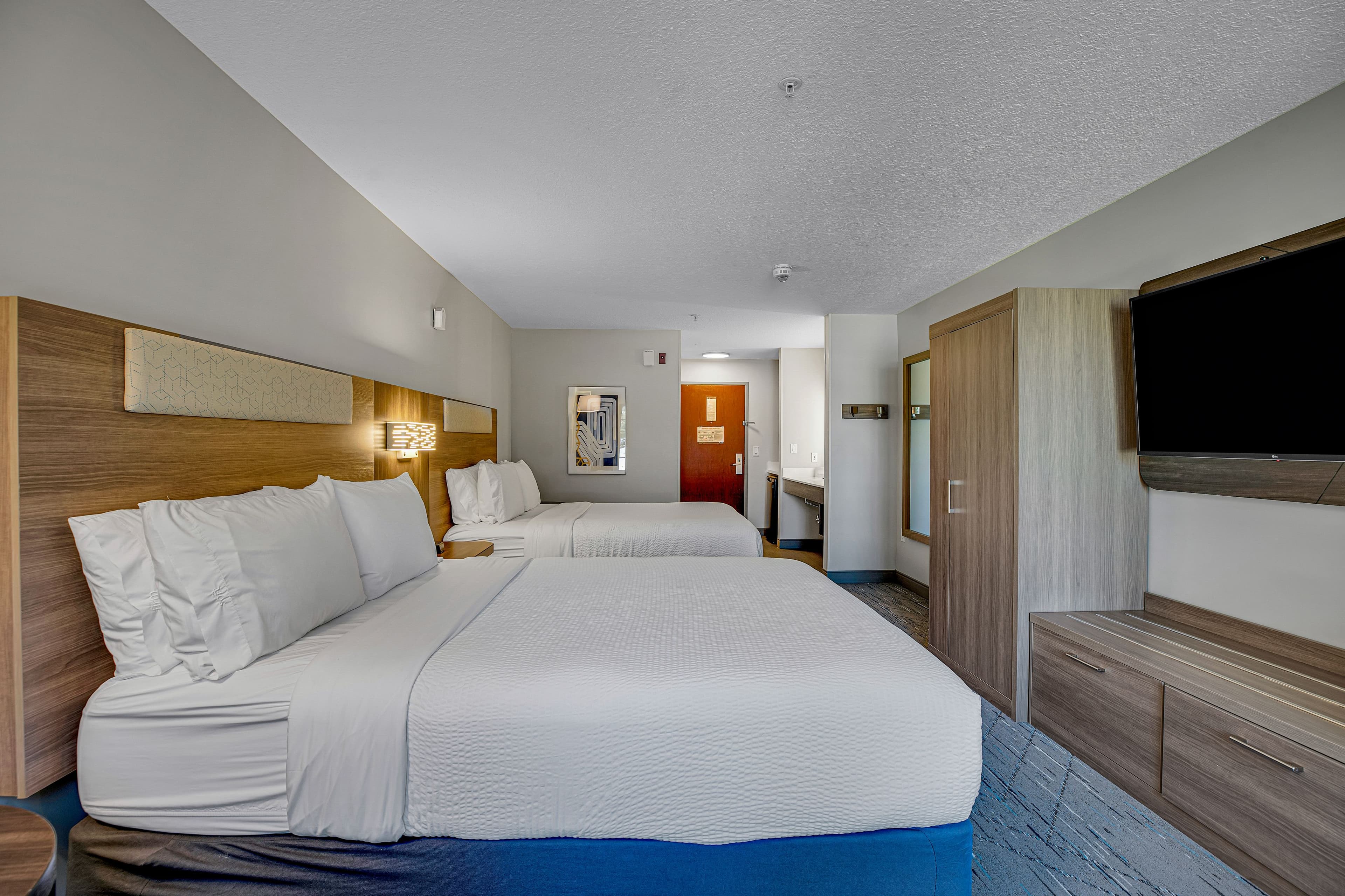 Holiday Inn Express & Suites Portland-Jantzen Beach — 107