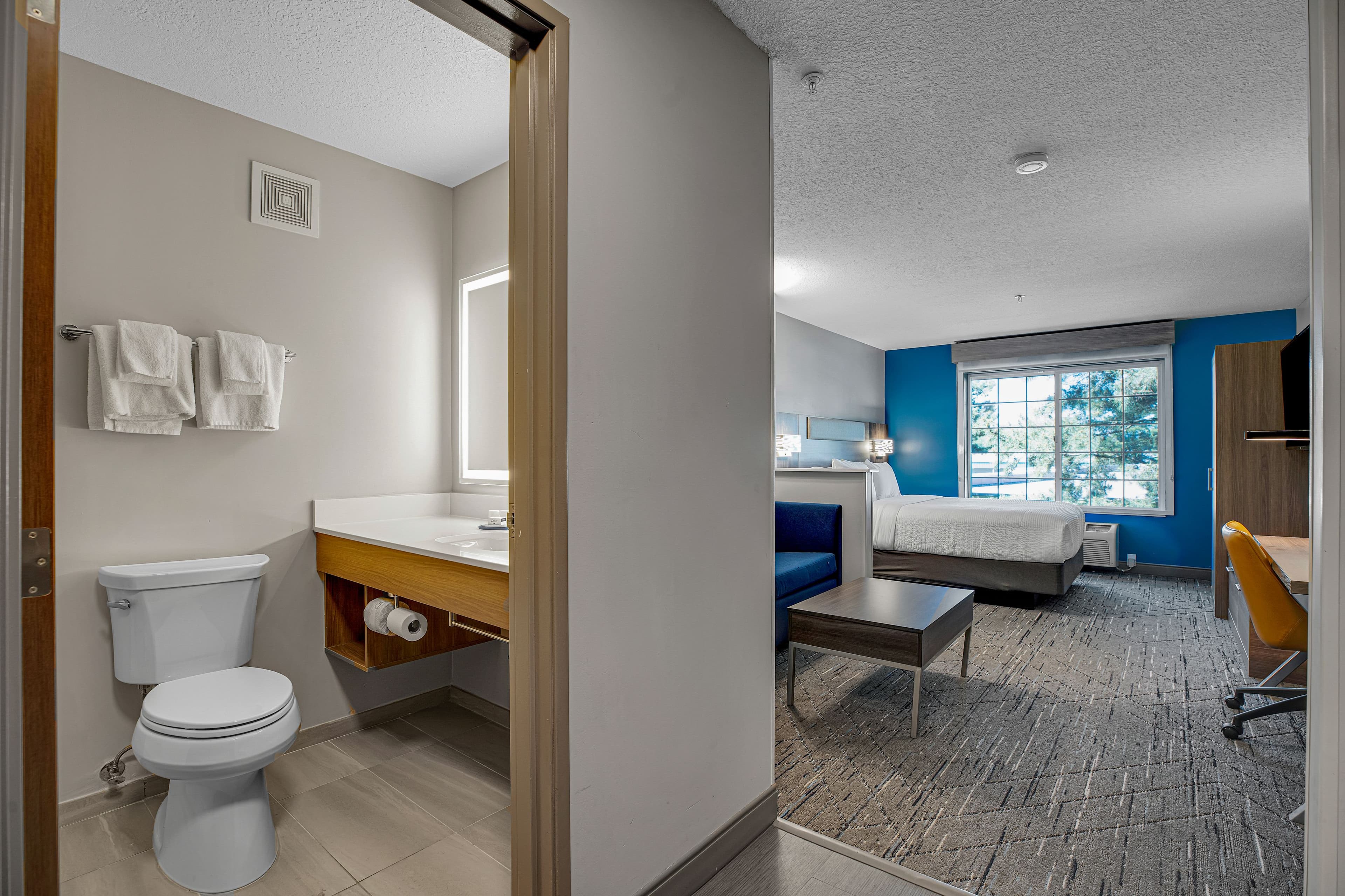 Holiday Inn Express & Suites Portland-Jantzen Beach — 26