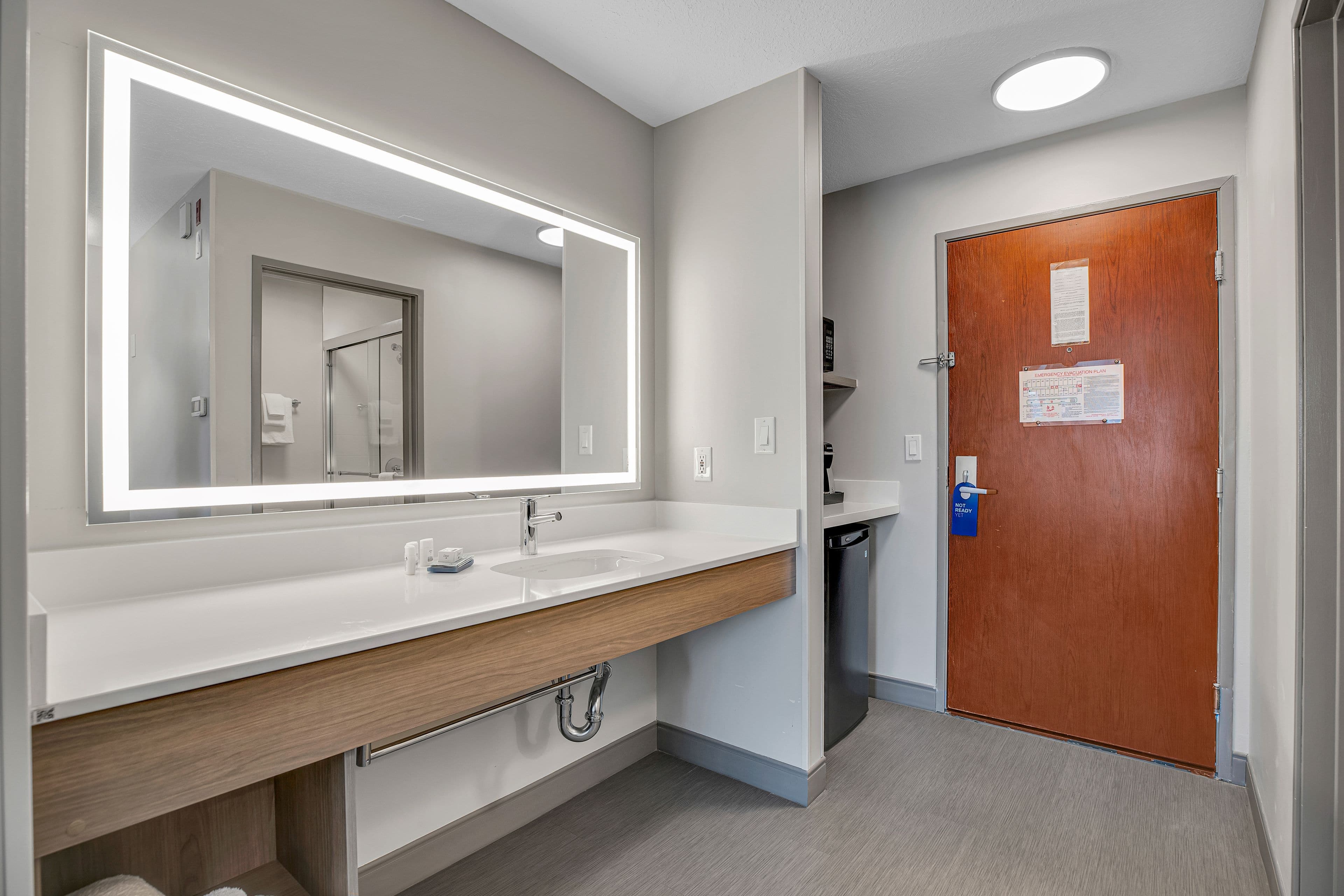Holiday Inn Express & Suites Portland-Jantzen Beach — 38