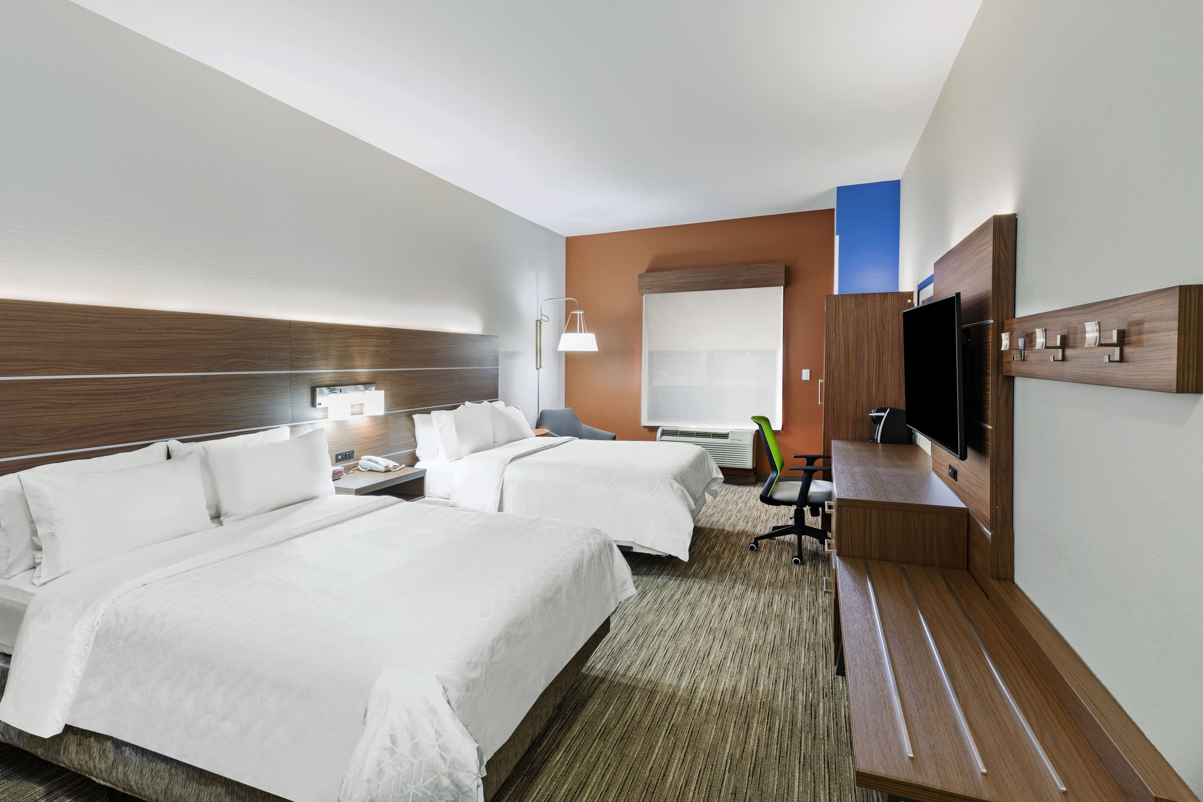 Holiday Inn Express & Suites Pryor - Image 5