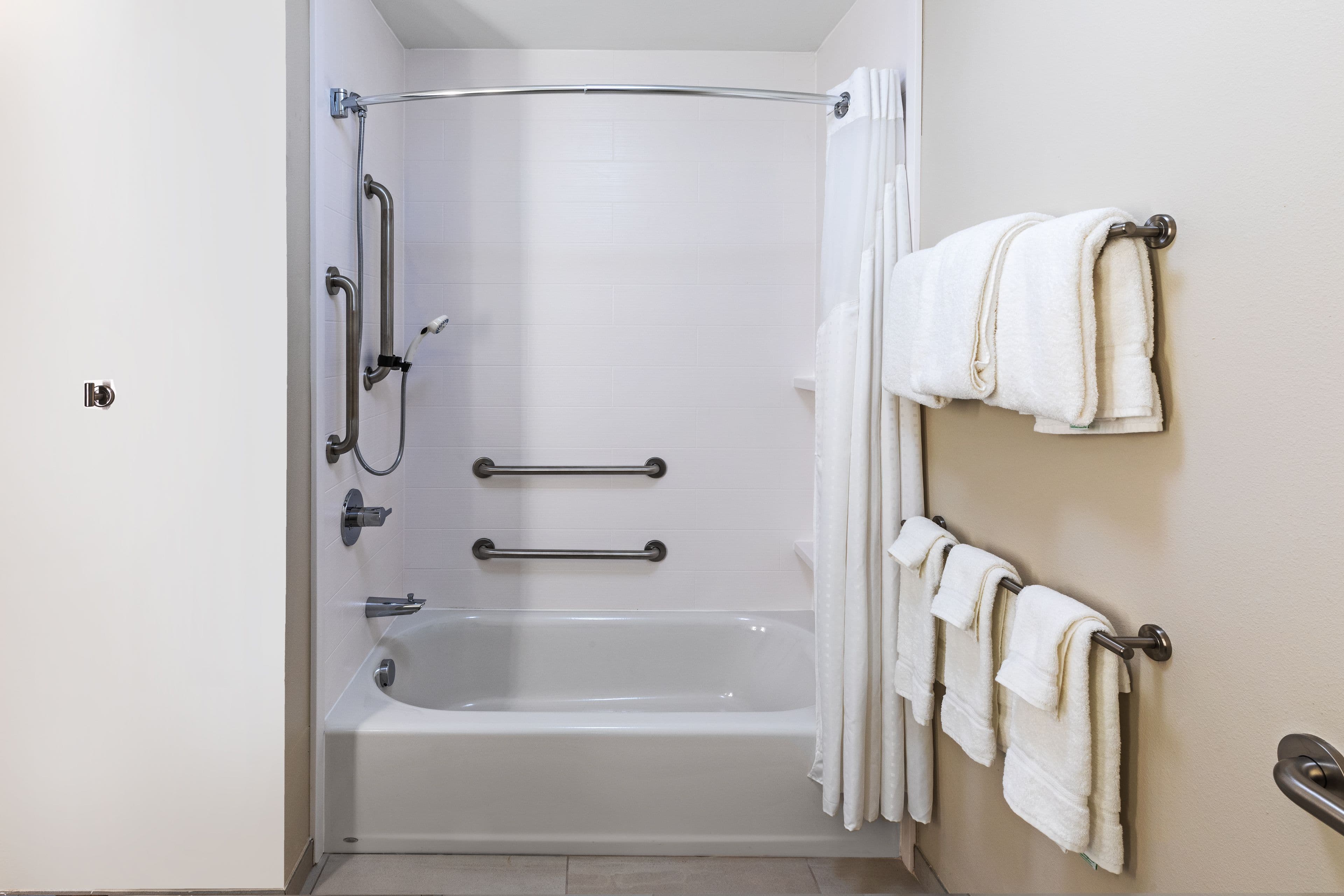 Holiday Inn Express & Suites Purcell — 24
