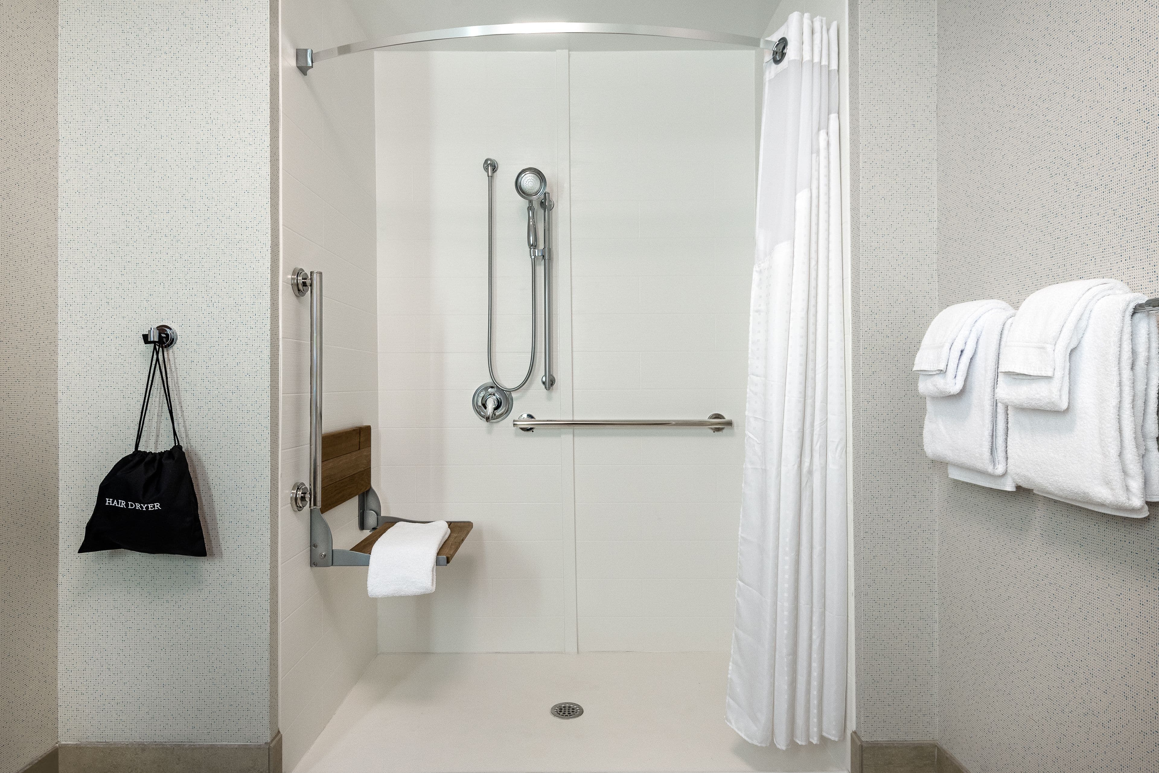 Holiday Inn Express & Suites Queensbury - Lake George Area — 8