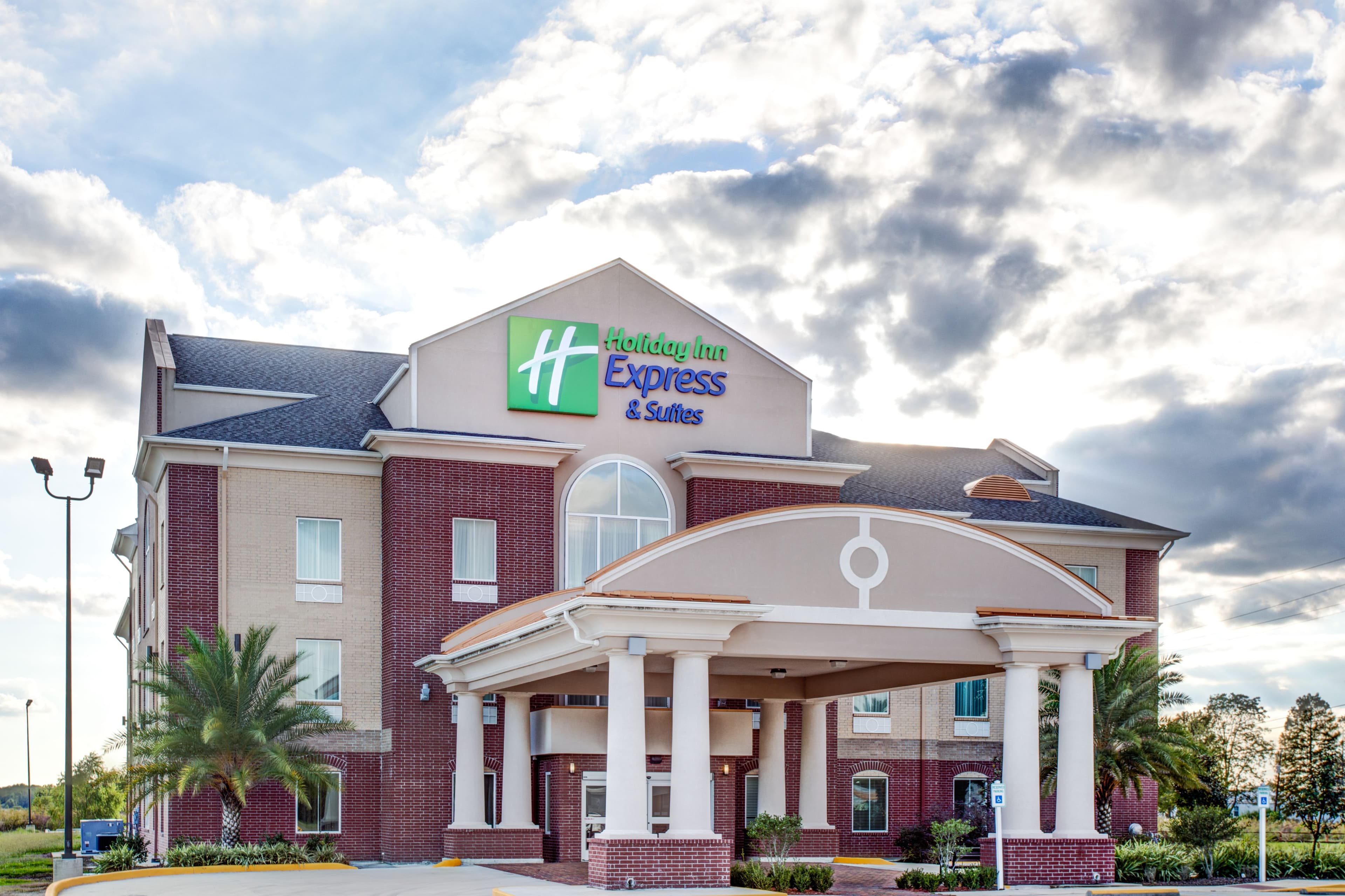 Holiday Inn Express & Suites Raceland - Highway 90