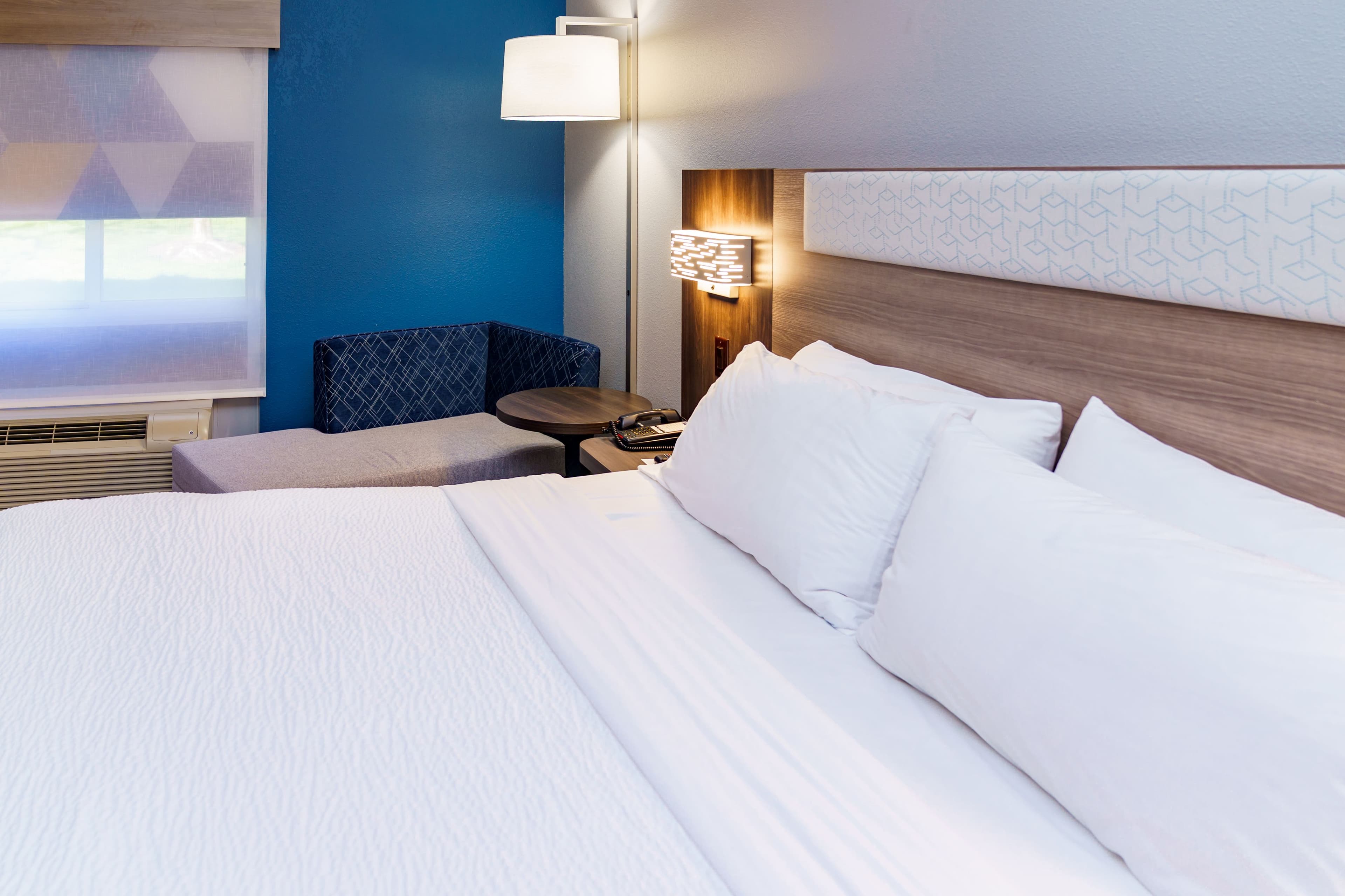 Holiday Inn Express & Suites Raleigh SW NC State — 11