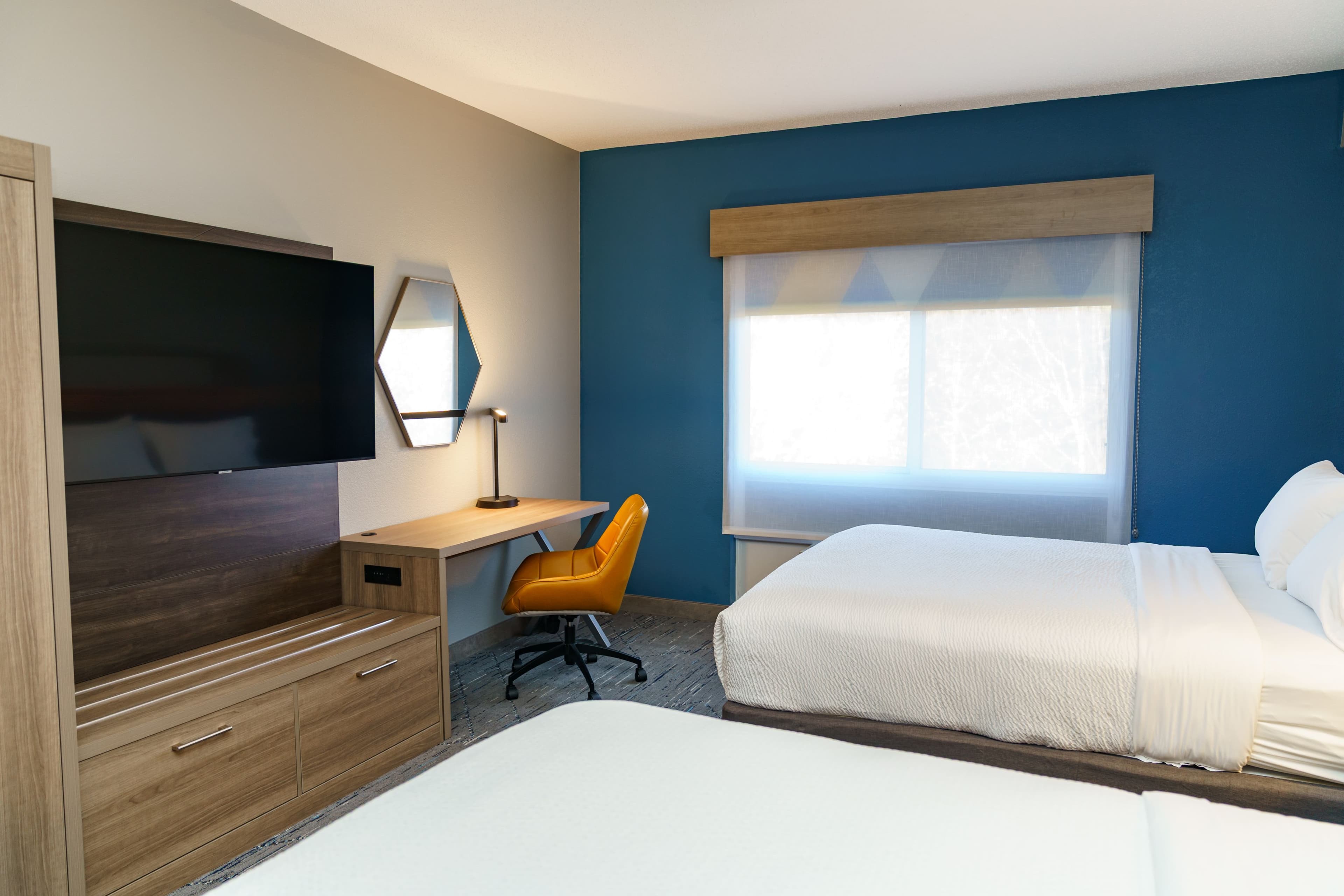 Holiday Inn Express & Suites Raleigh SW NC State — 55