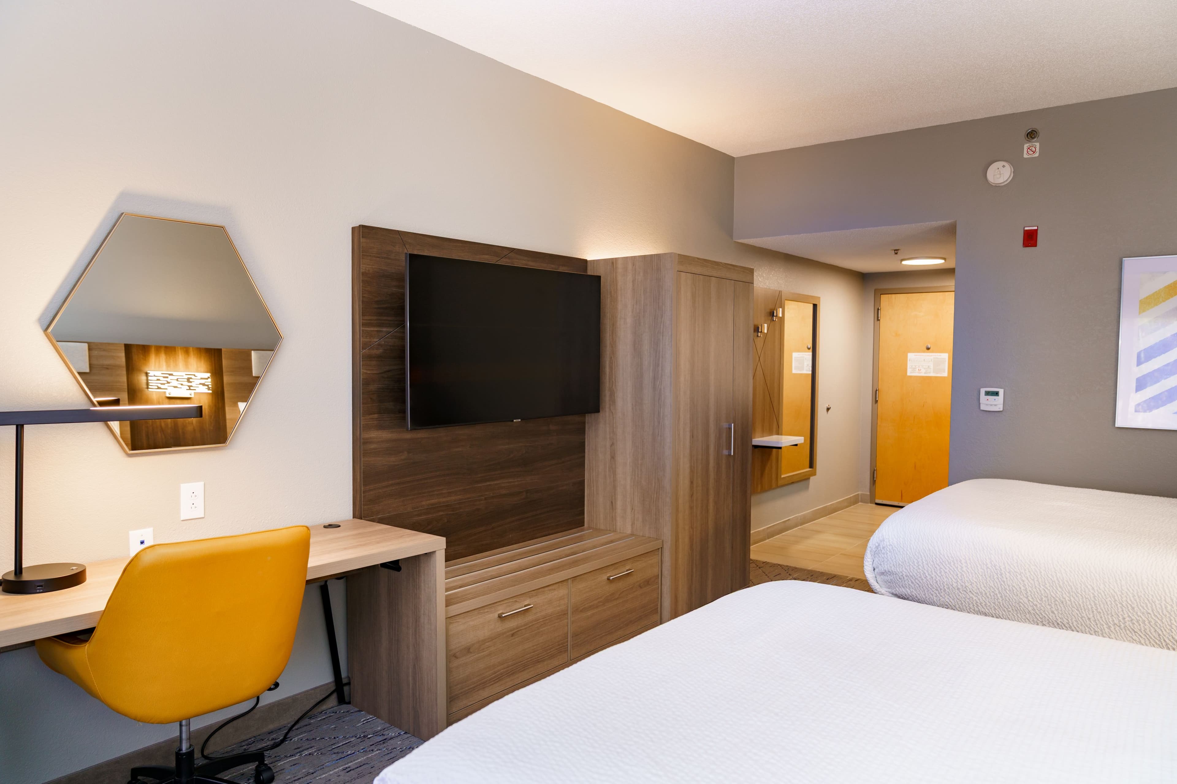 Holiday Inn Express & Suites Raleigh SW NC State — 43