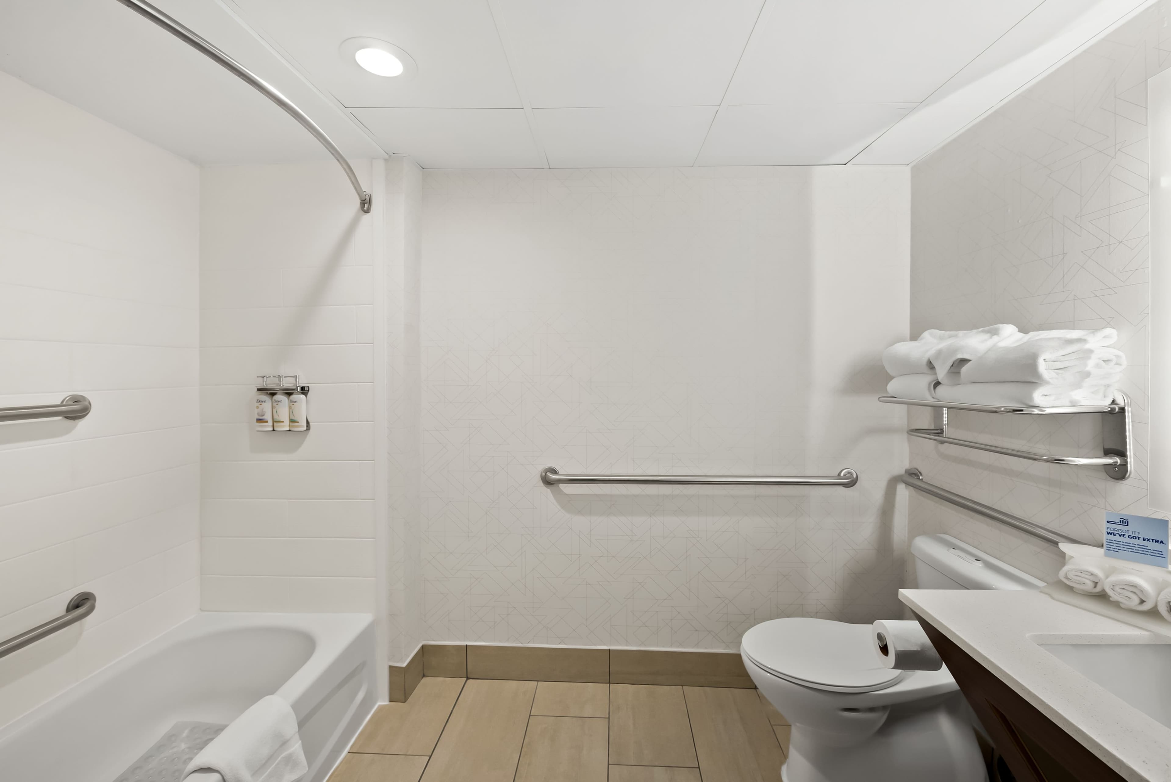 Holiday Inn Express & Suites Raleigh NE - Medical Ctr Area — 16