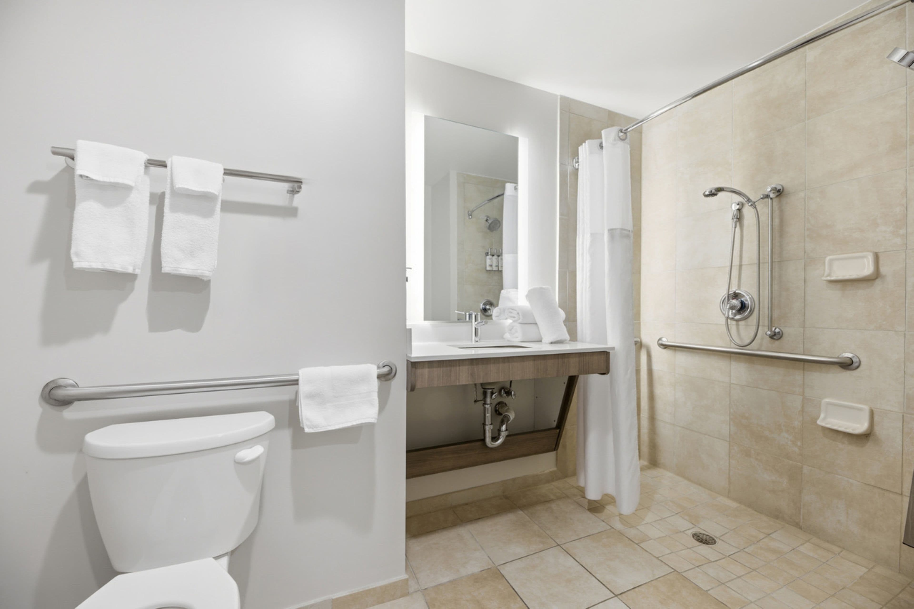 Holiday Inn Express & Suites Raleigh West - Lenovo Center — 13