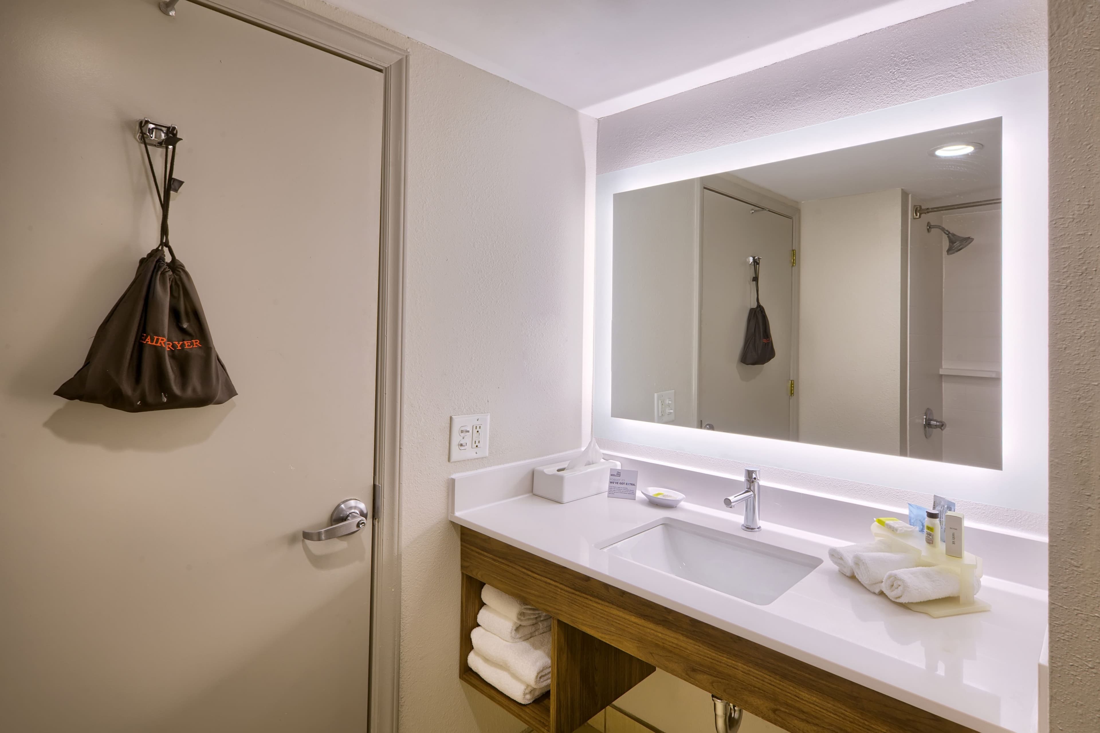 Holiday Inn Express & Suites Raleigh North - Wake Forest — 20