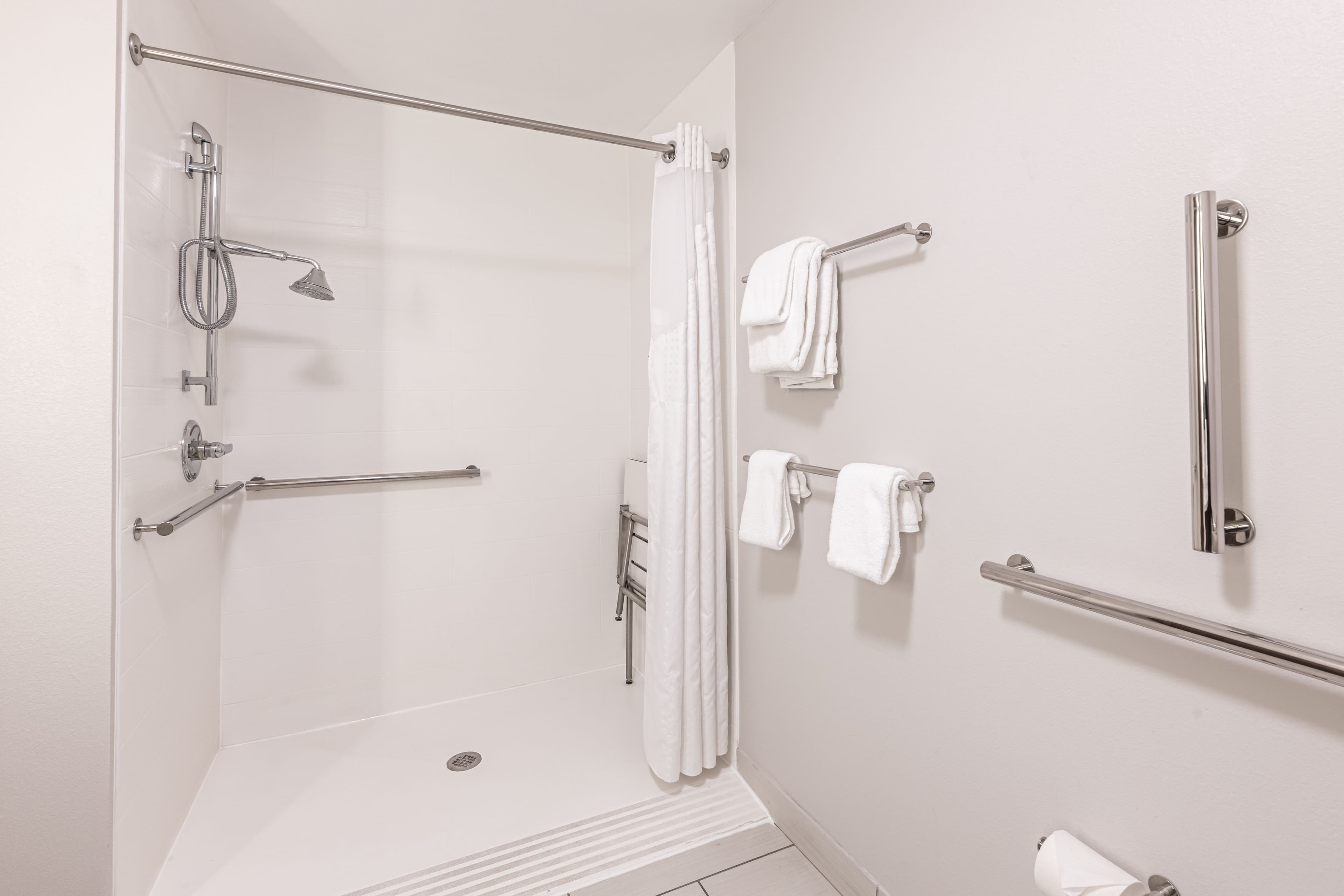 Holiday Inn Express & Suites Rantoul — 11