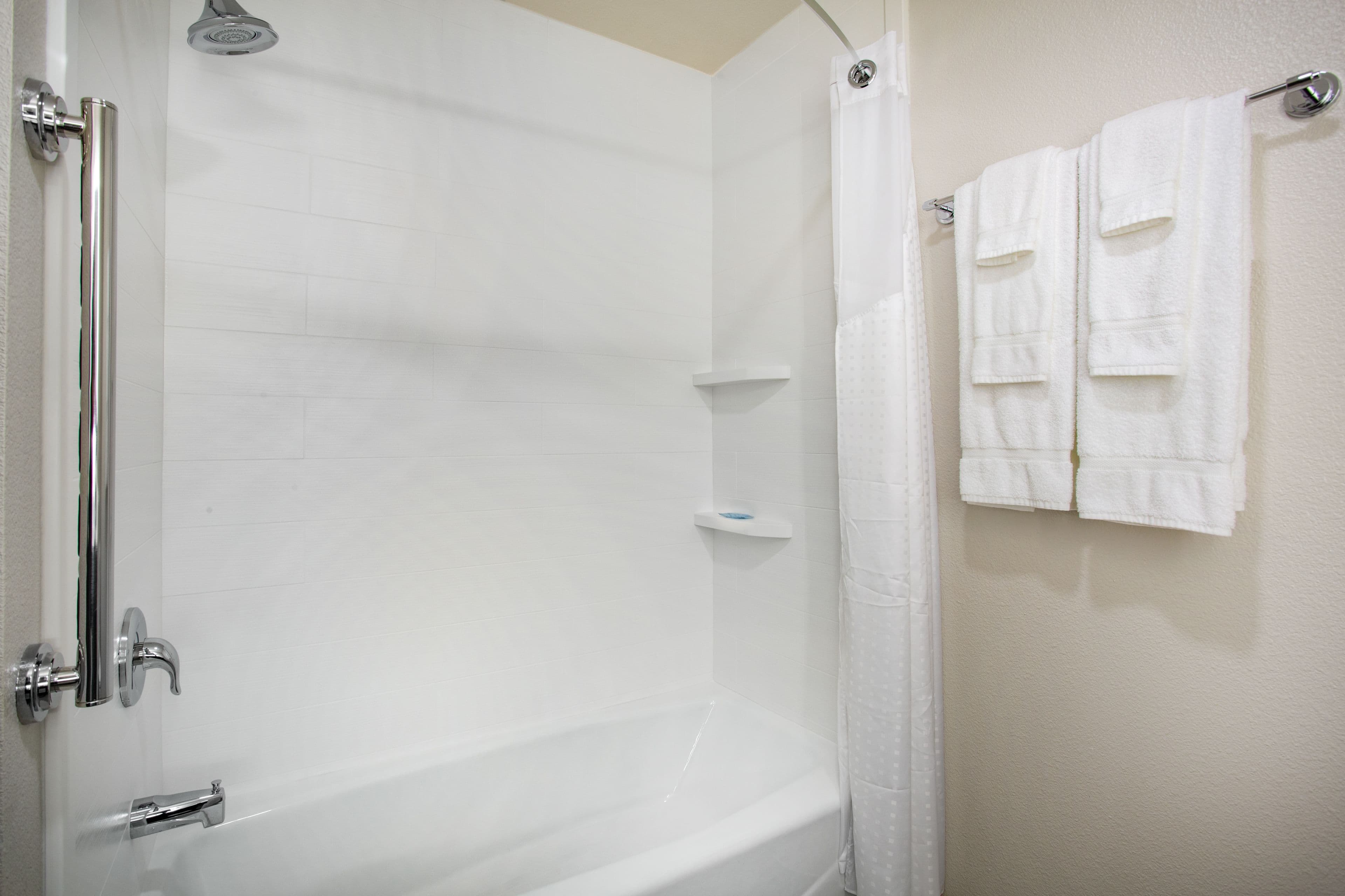 Holiday Inn Express & Suites Rapid City - Rushmore South — 6