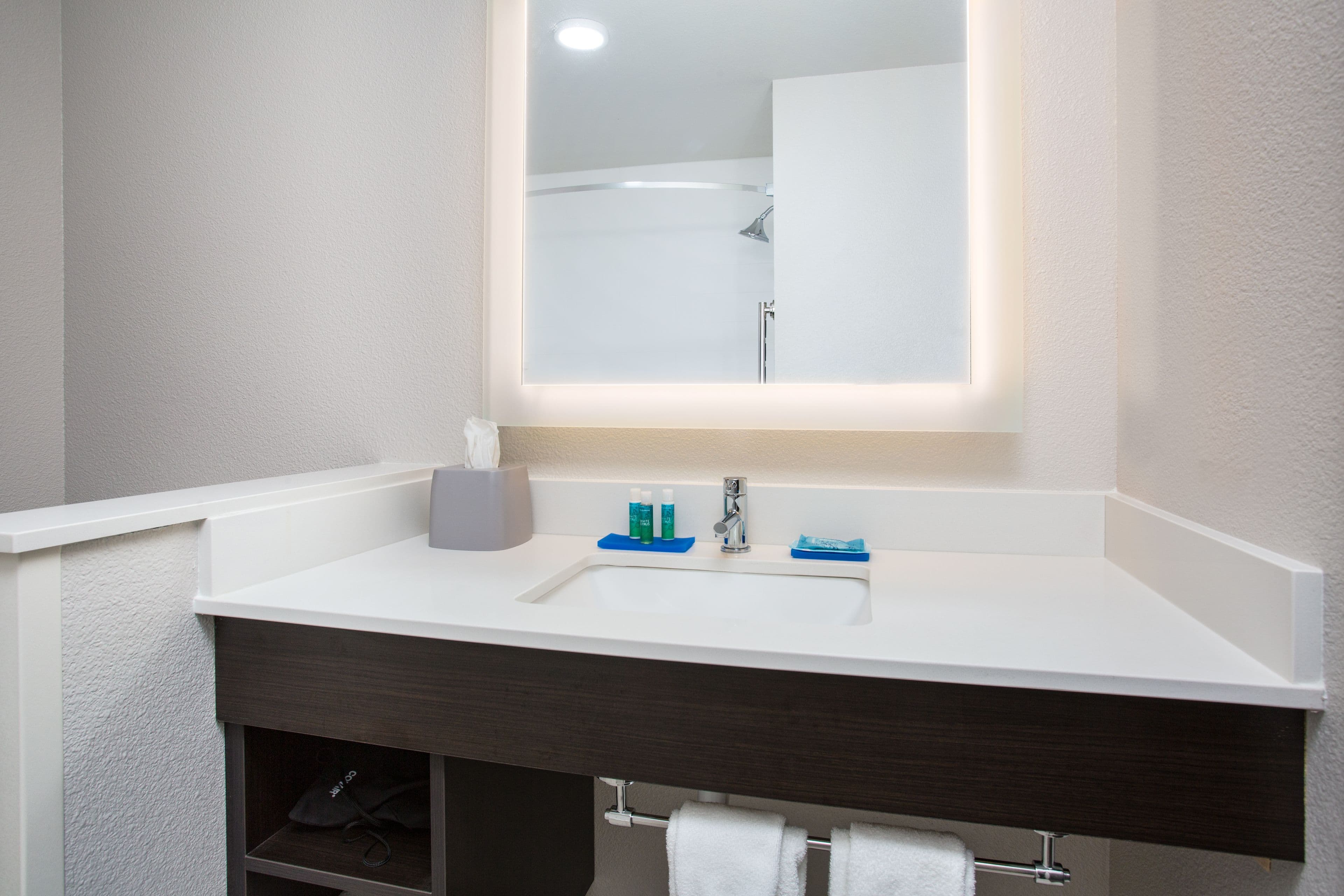 Holiday Inn Express & Suites Rapid City - Rushmore South — 9