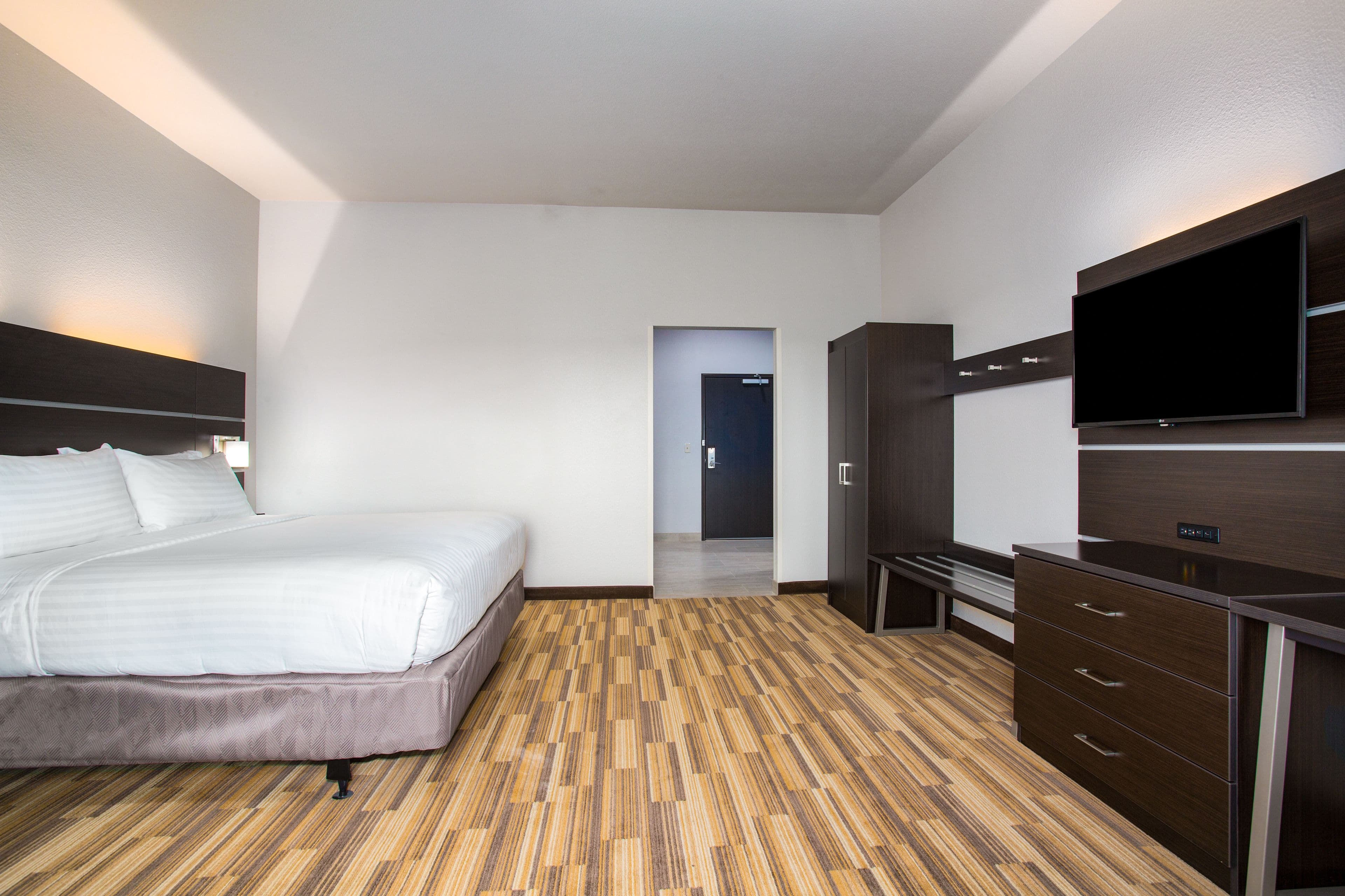 Holiday Inn Express & Suites Rapid City - Rushmore South — 13