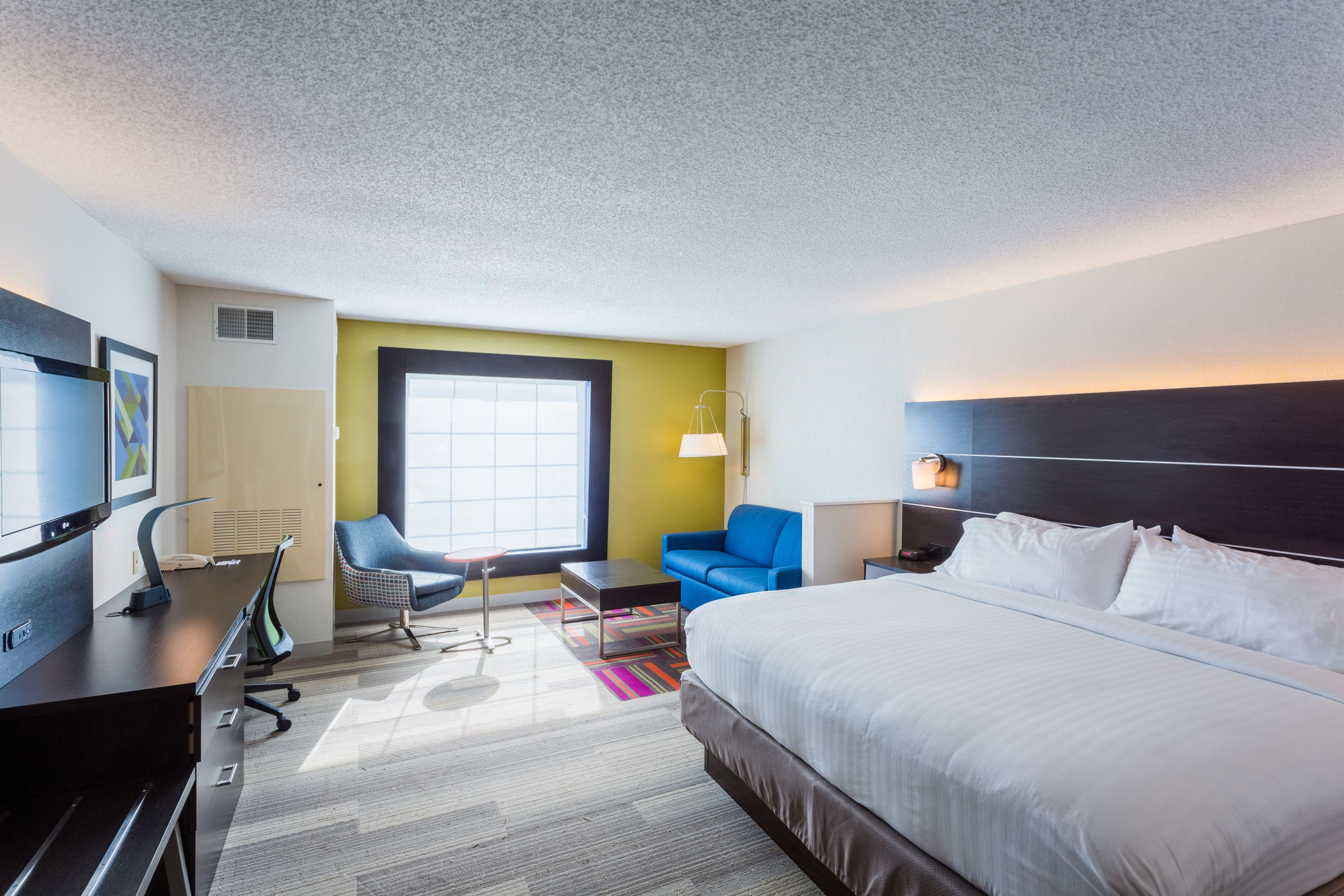 Holiday Inn Express & Suites Reading Airport — 19