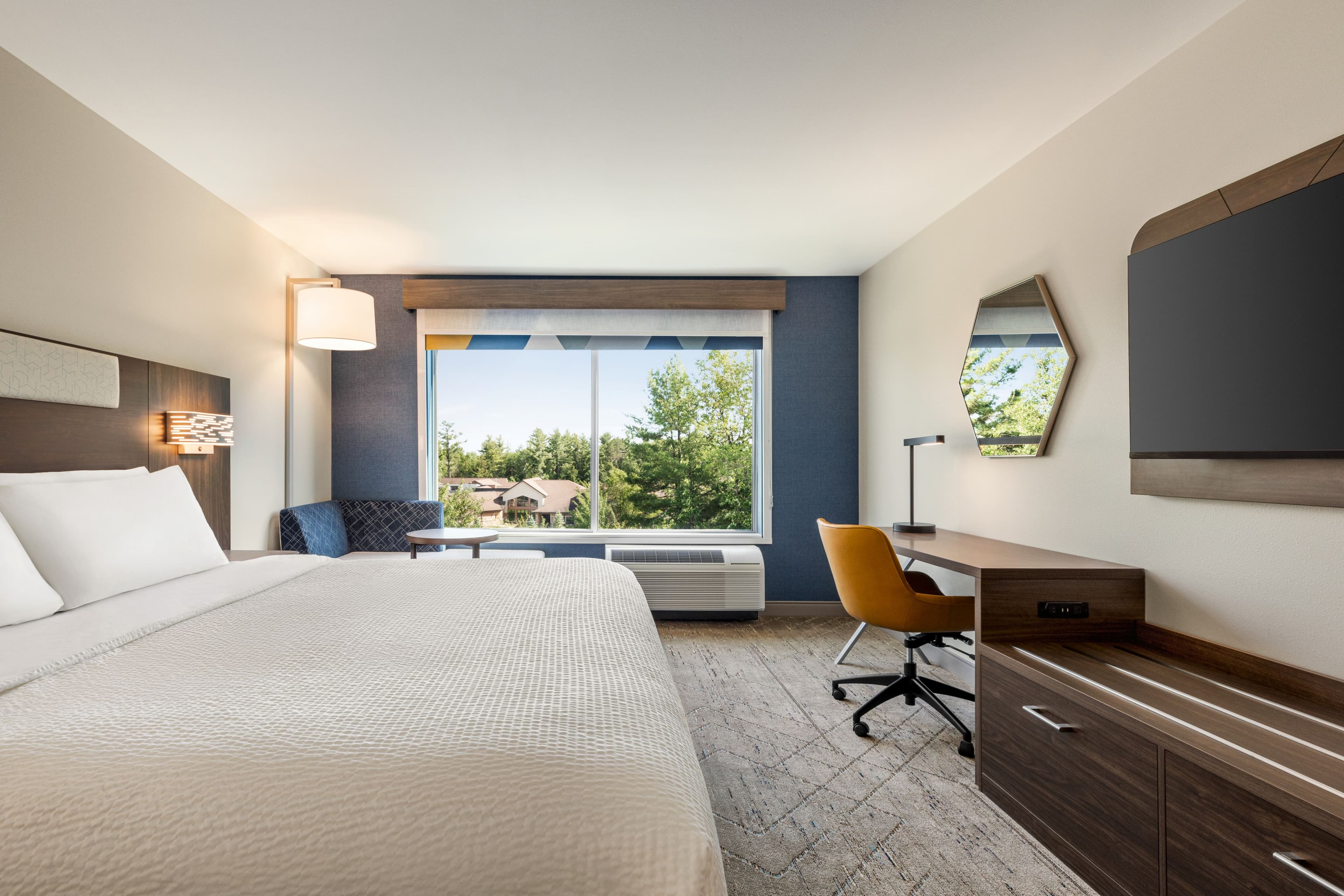 Holiday Inn Express & Suites Rhinelander — 9
