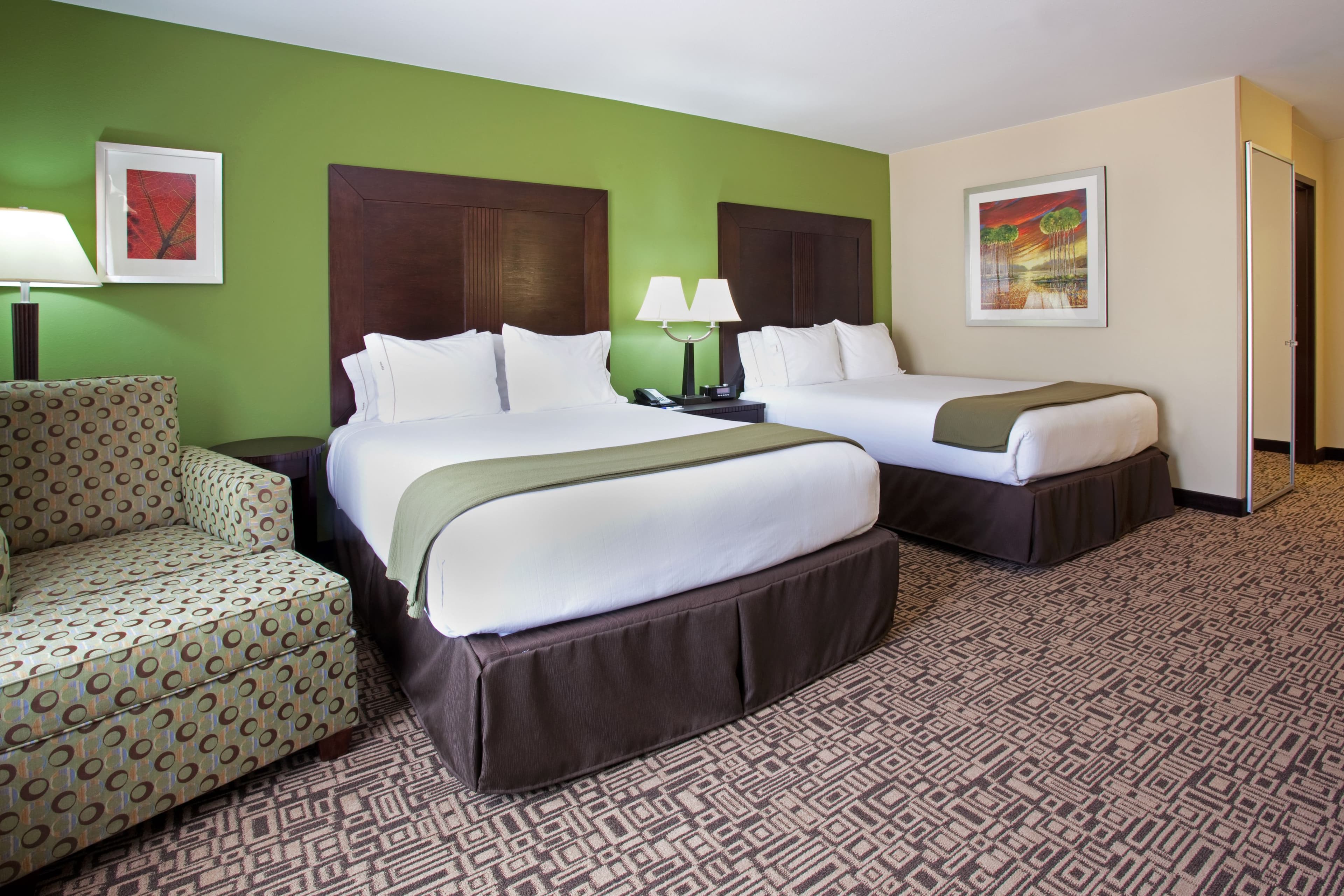 Holiday Inn Express & Suites Richfield — 16