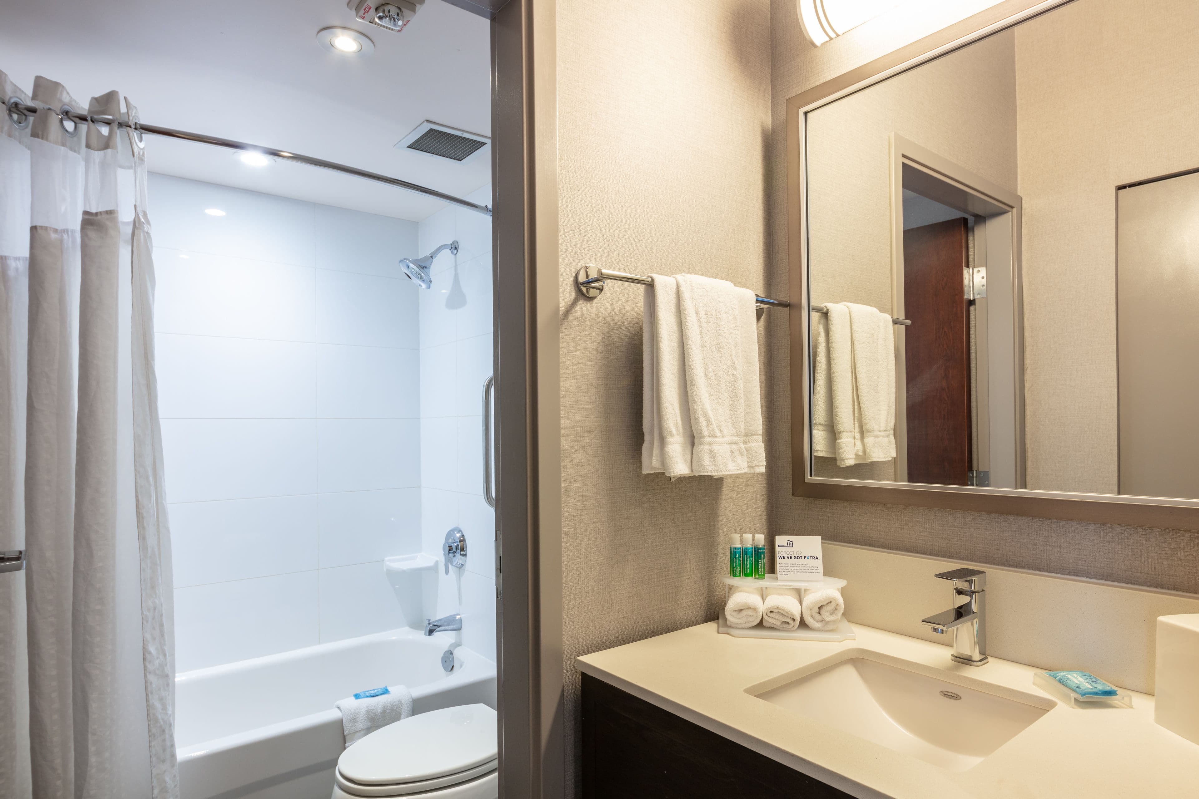Holiday Inn Express & Suites Riverport Richmond — 18