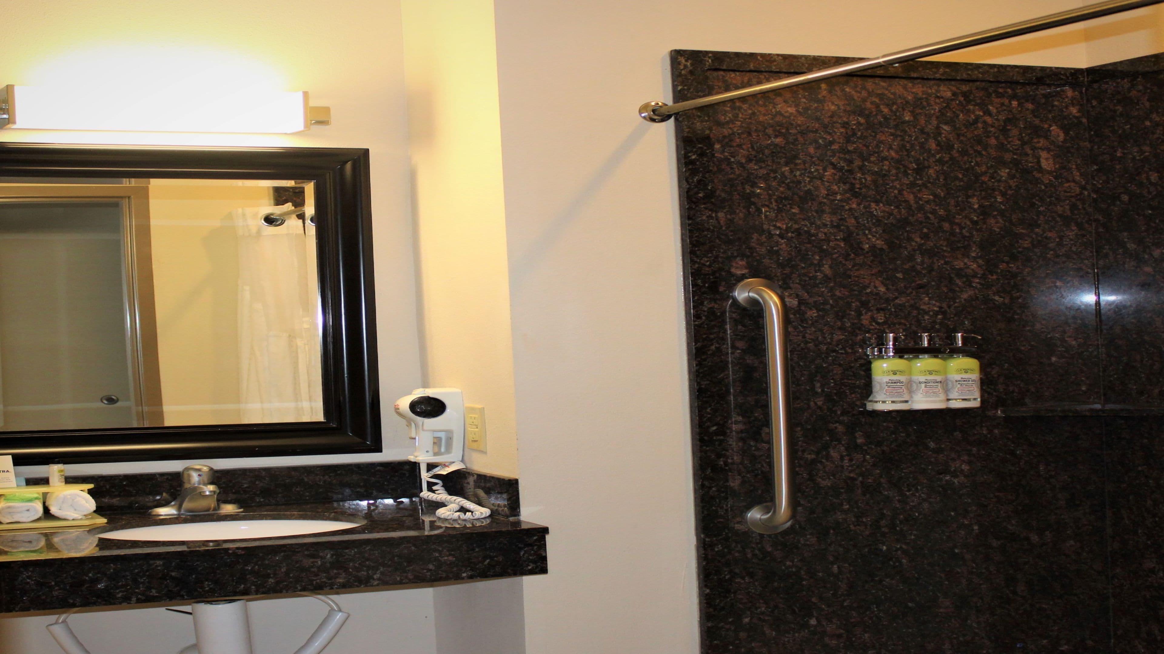 Holiday Inn Express & Suites Rockingham — 21