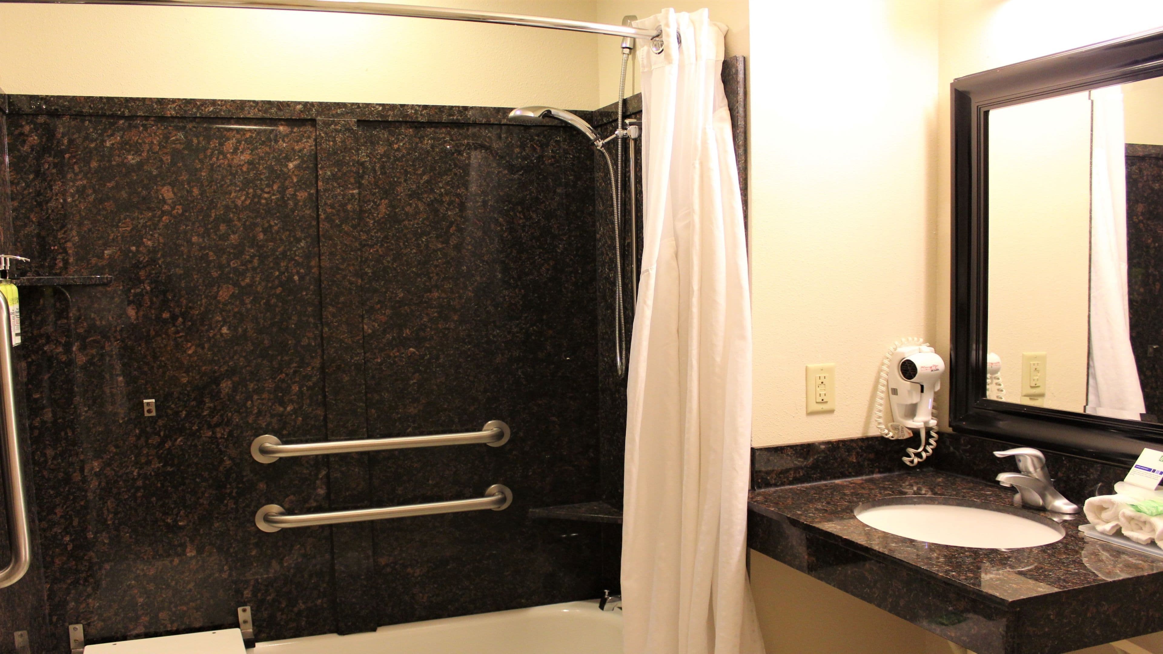 Holiday Inn Express & Suites Rockingham — 16