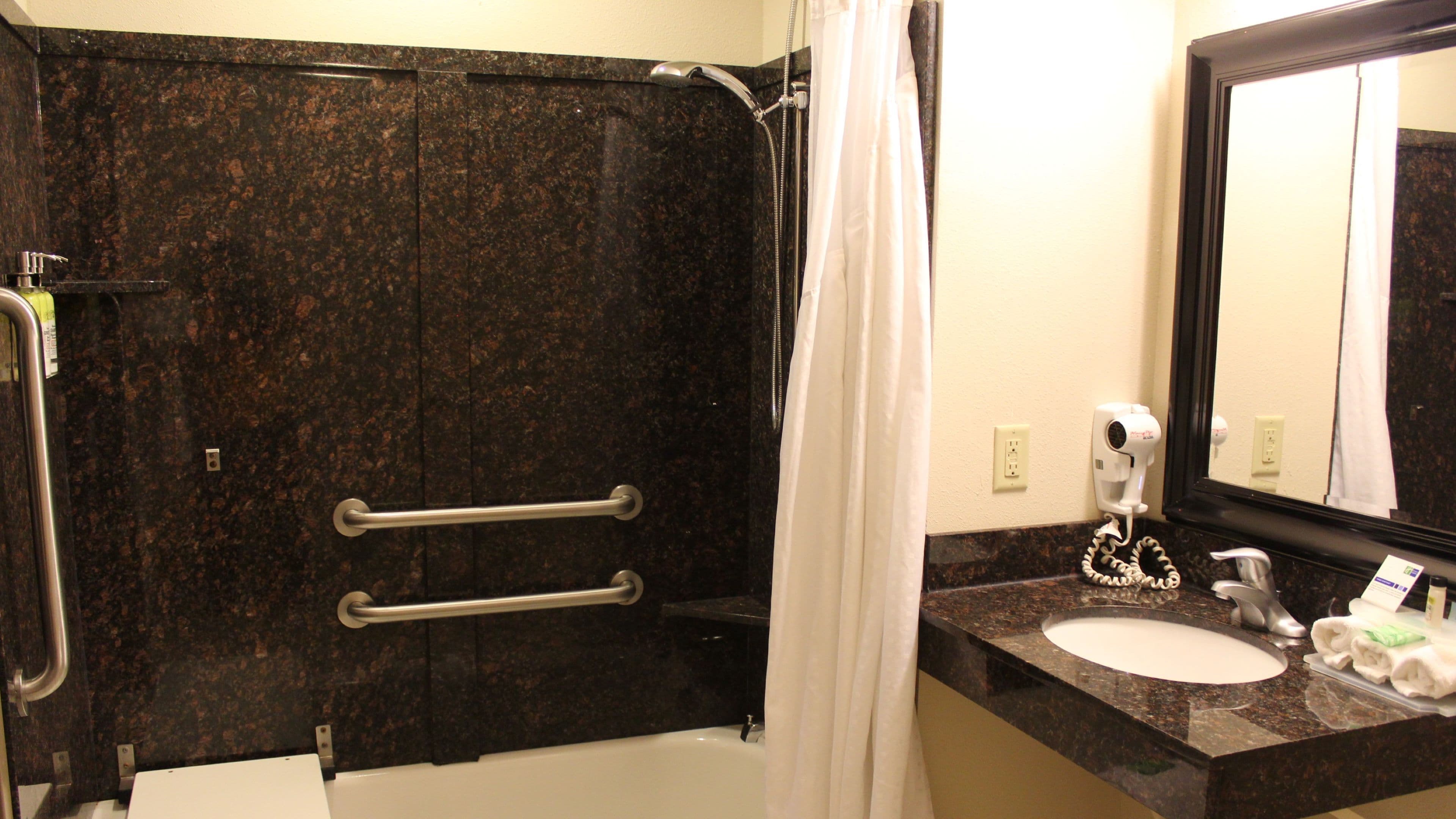Holiday Inn Express & Suites Rockingham — 14