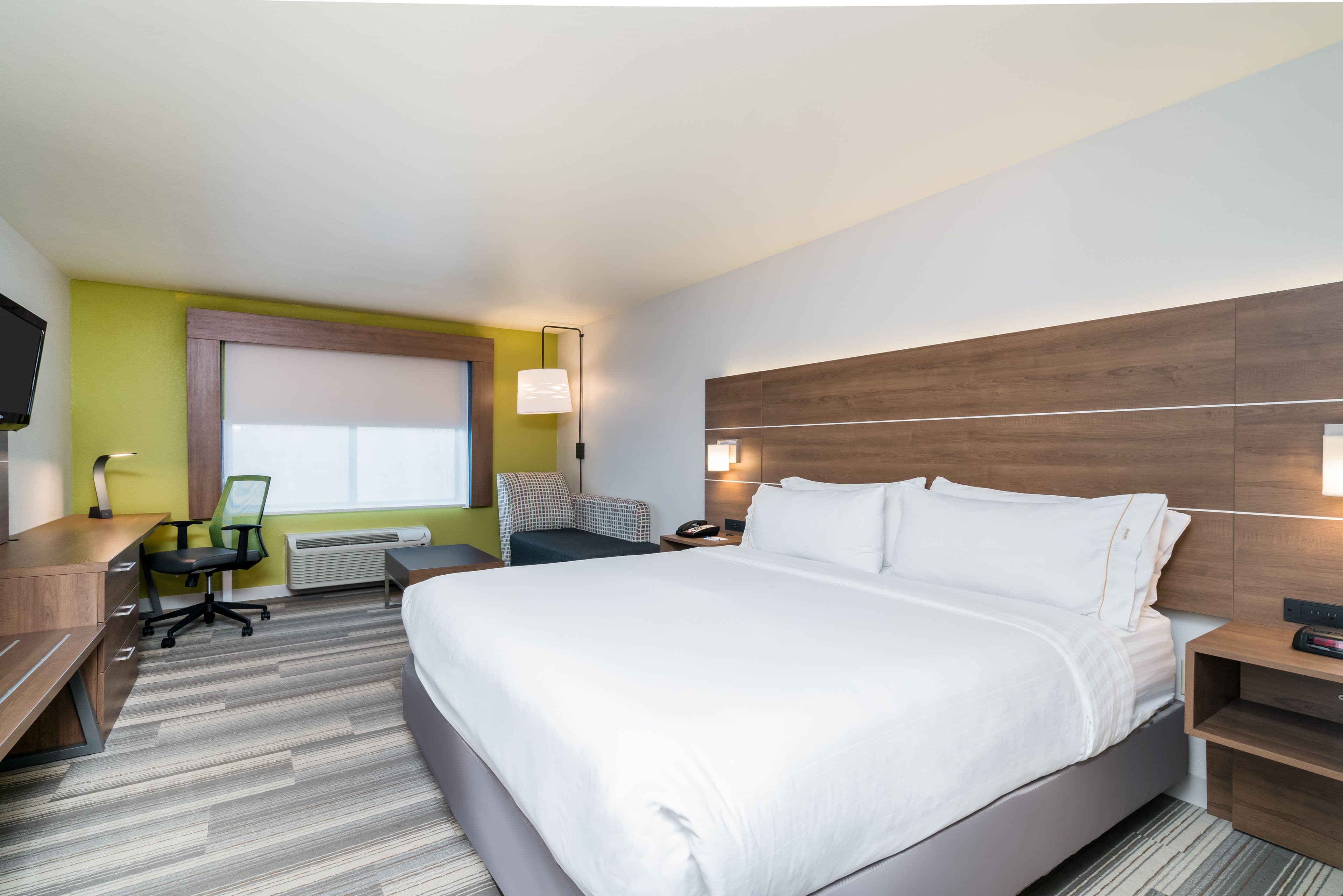 Holiday Inn Express & Suites Rocky Mount/Smith Mtn Lake — 5