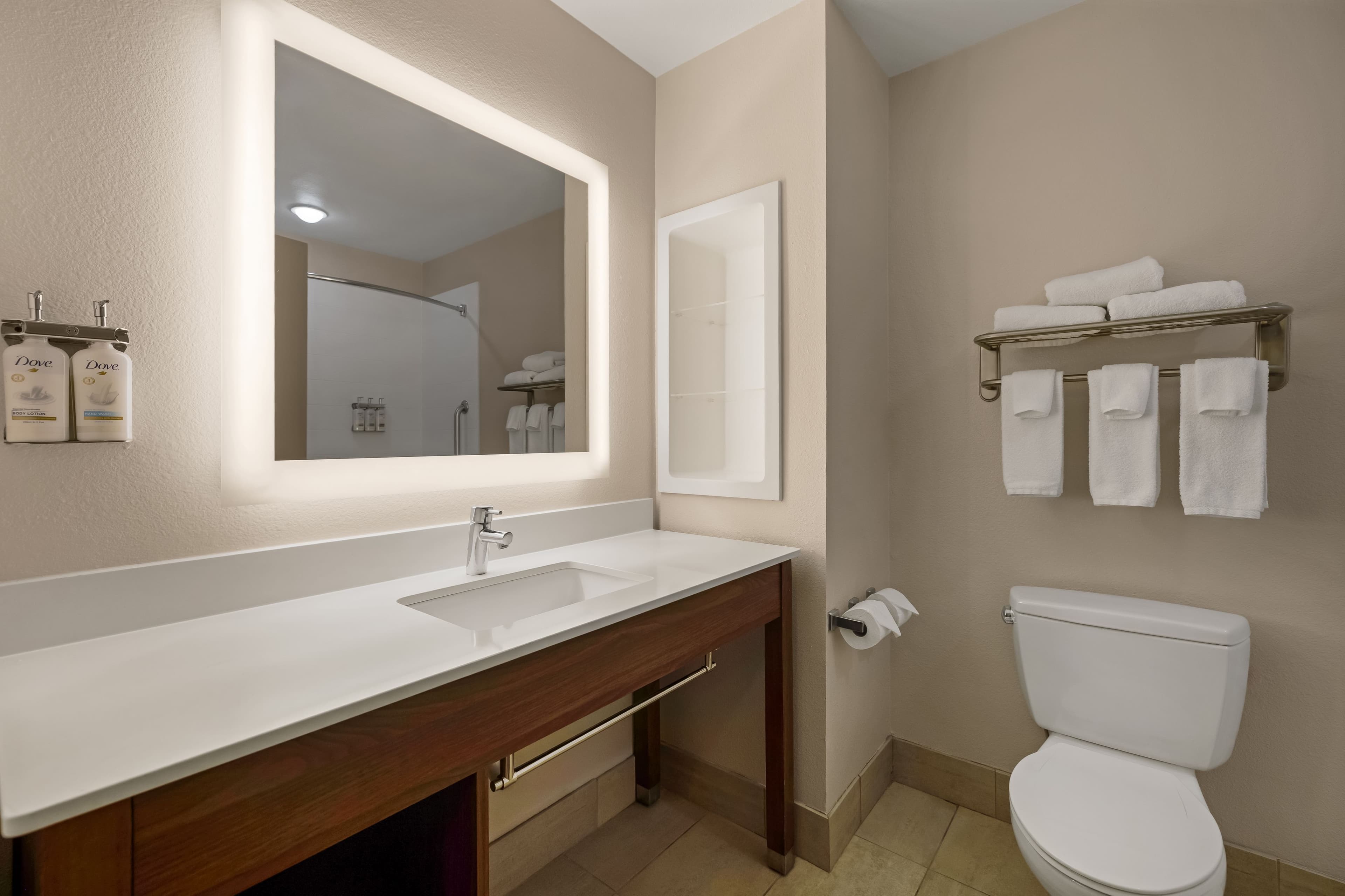 Holiday Inn Express & Suites Rolla - Univ of Missouri S&T — 4