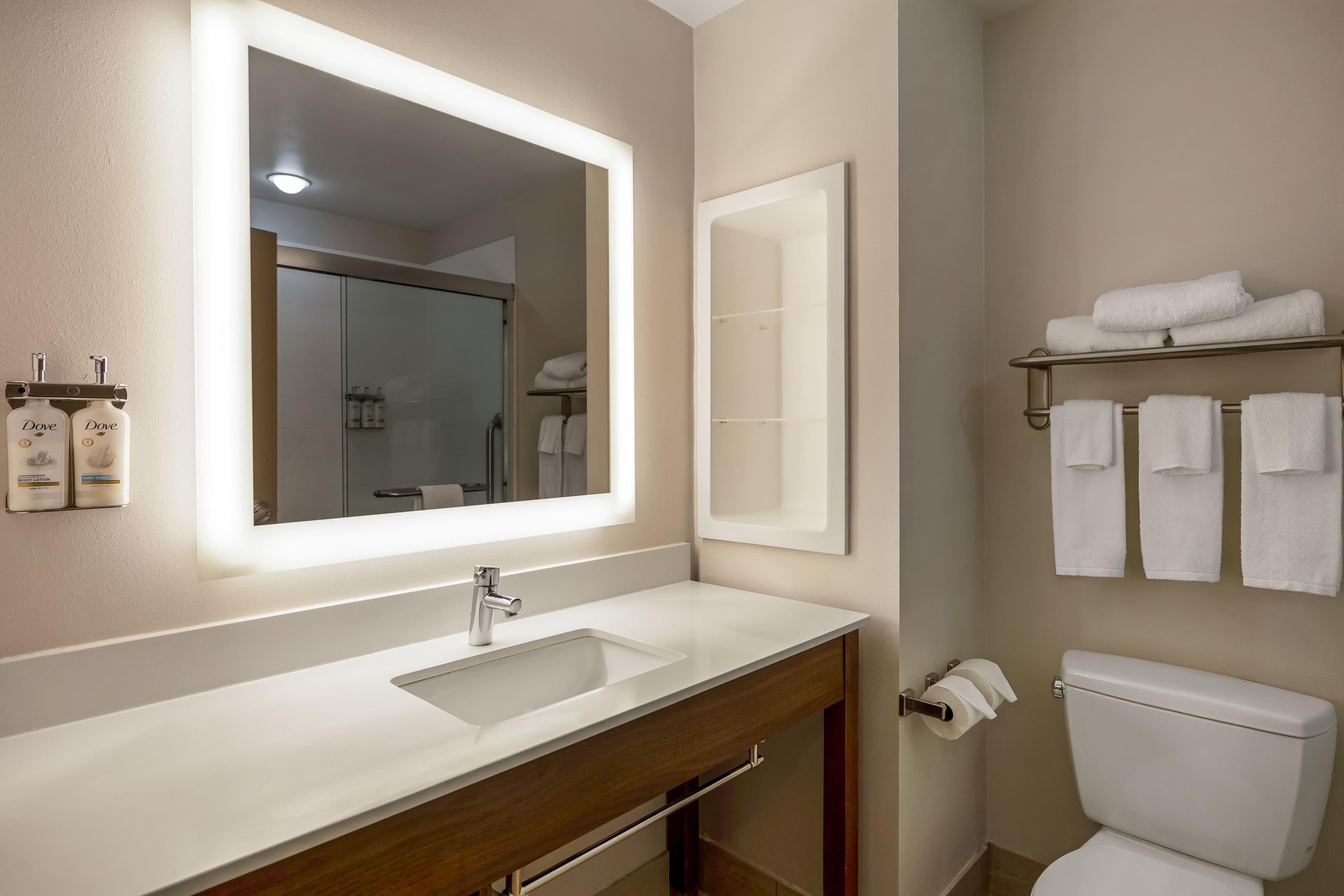 Holiday Inn Express & Suites Rolla - Univ of Missouri S&T — 6
