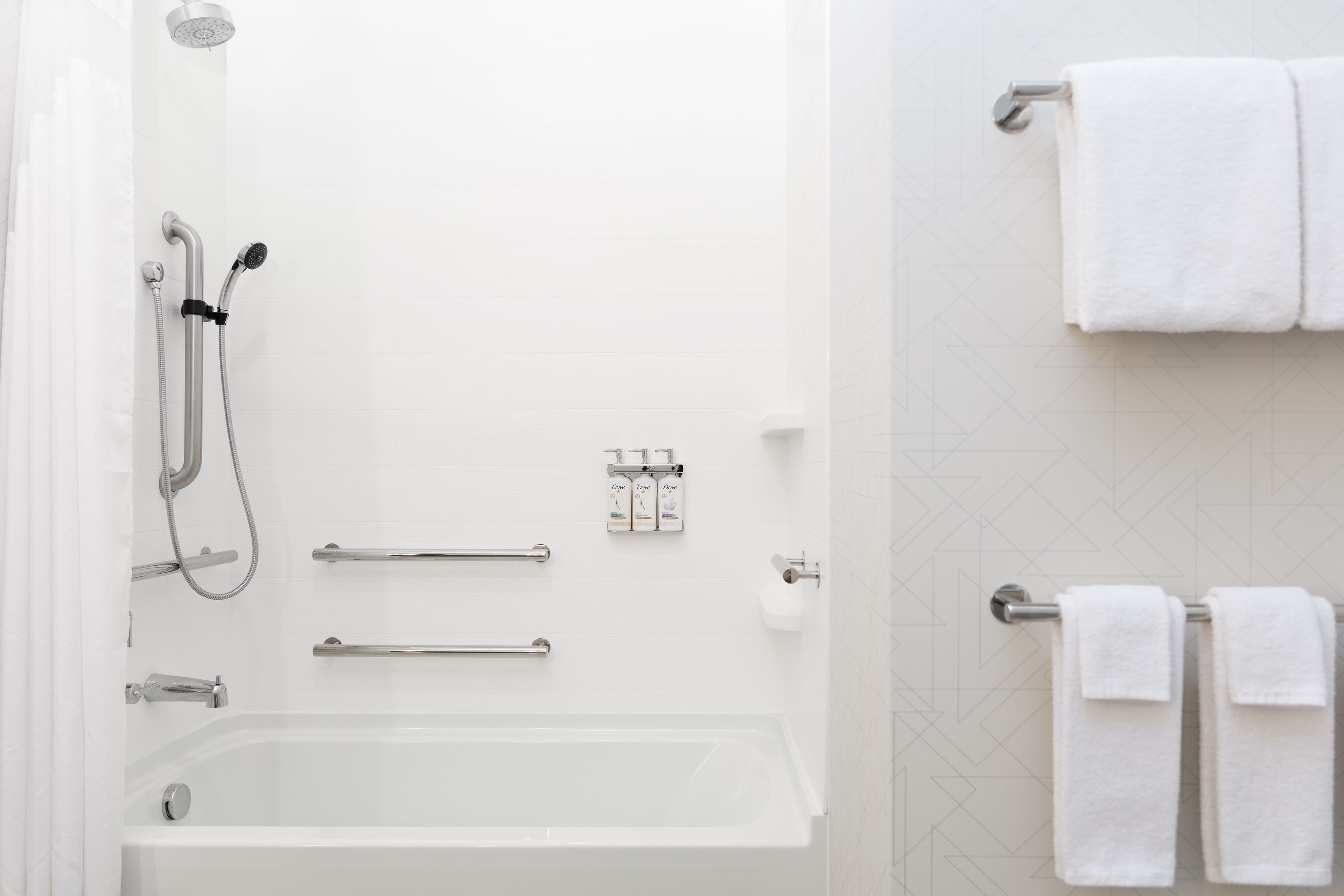 Holiday Inn Express & Suites Roseburg North — 70