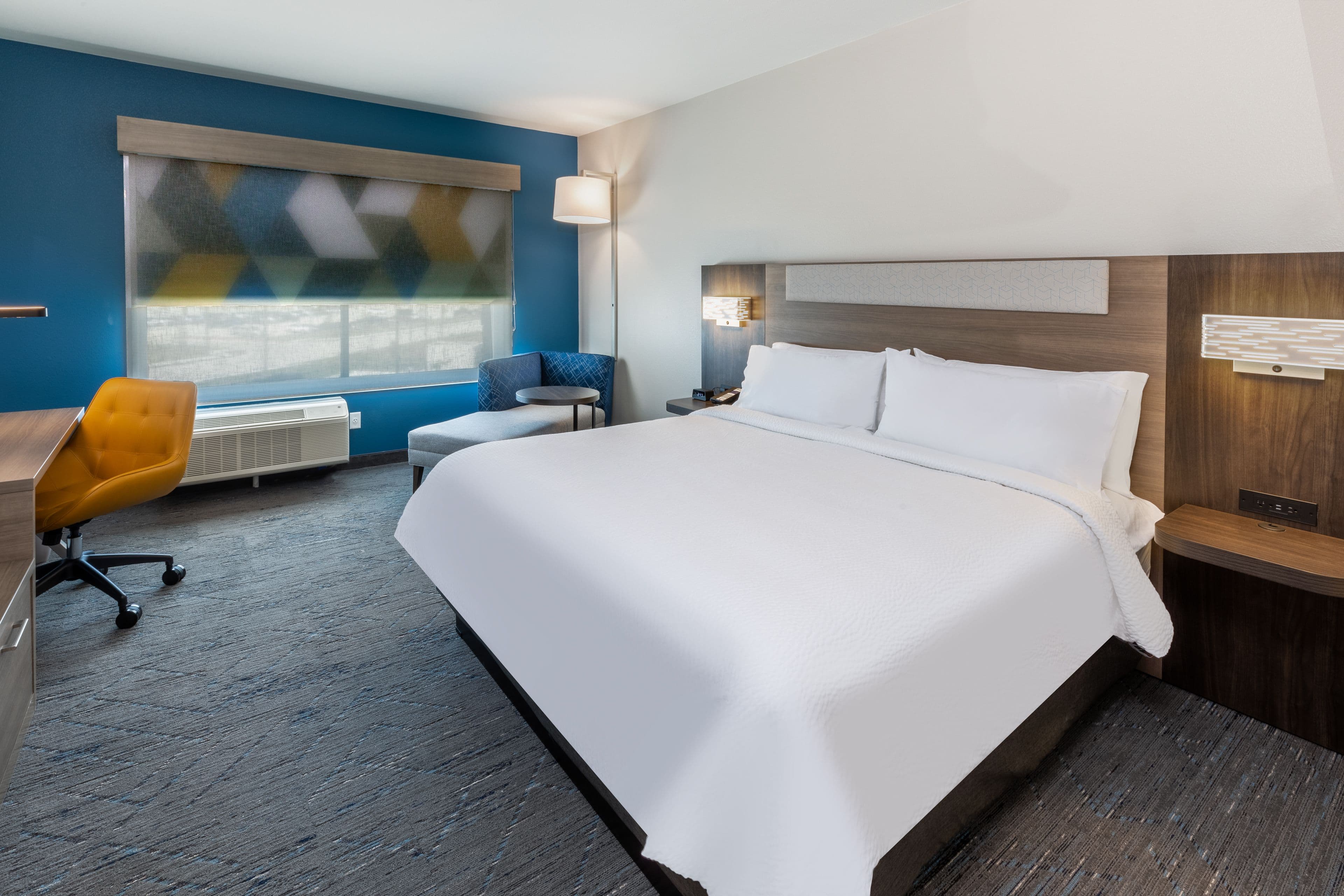 Holiday Inn Express & Suites Houston SW - Rosenberg — 7
