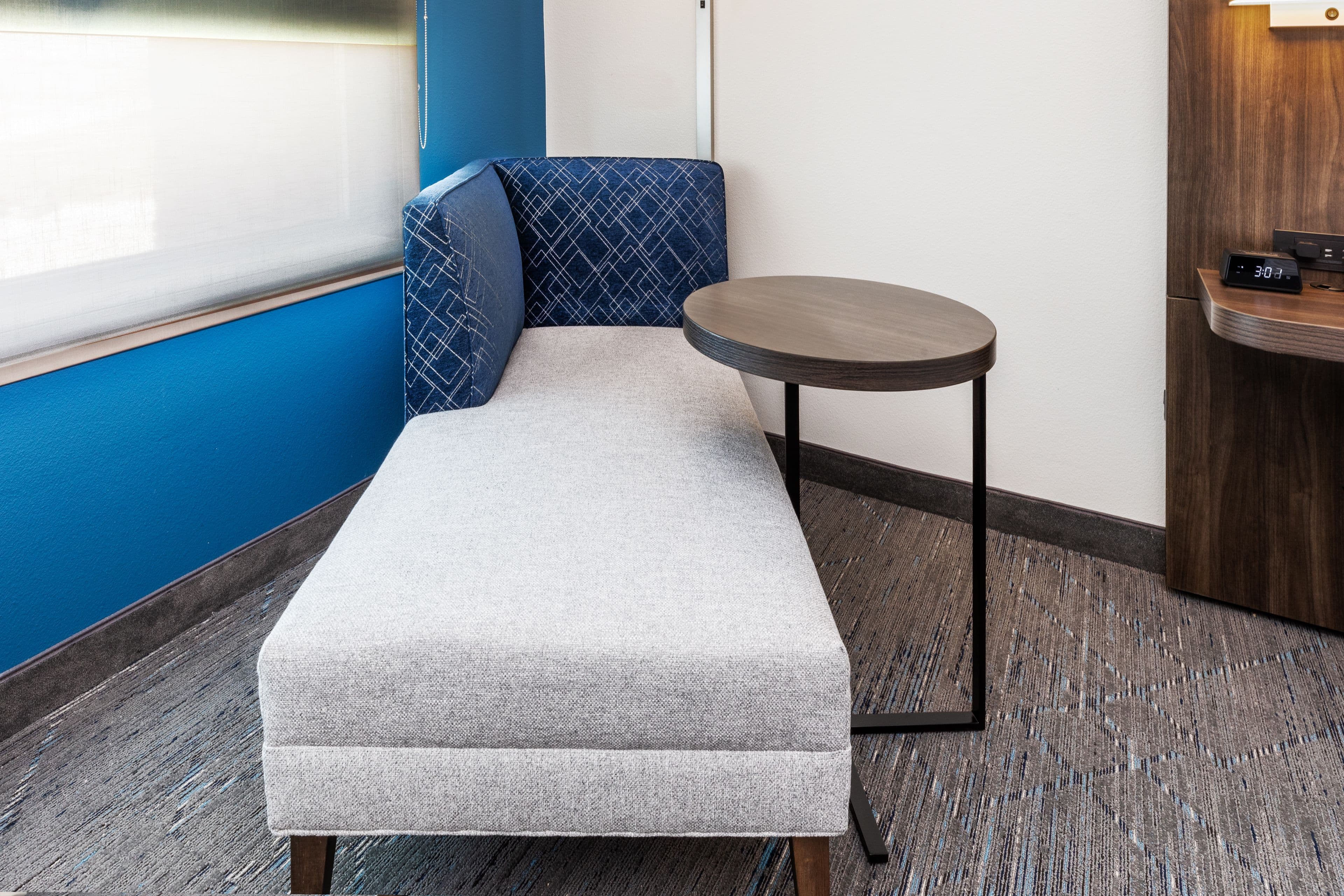 Holiday Inn Express & Suites Houston SW - Rosenberg — 8