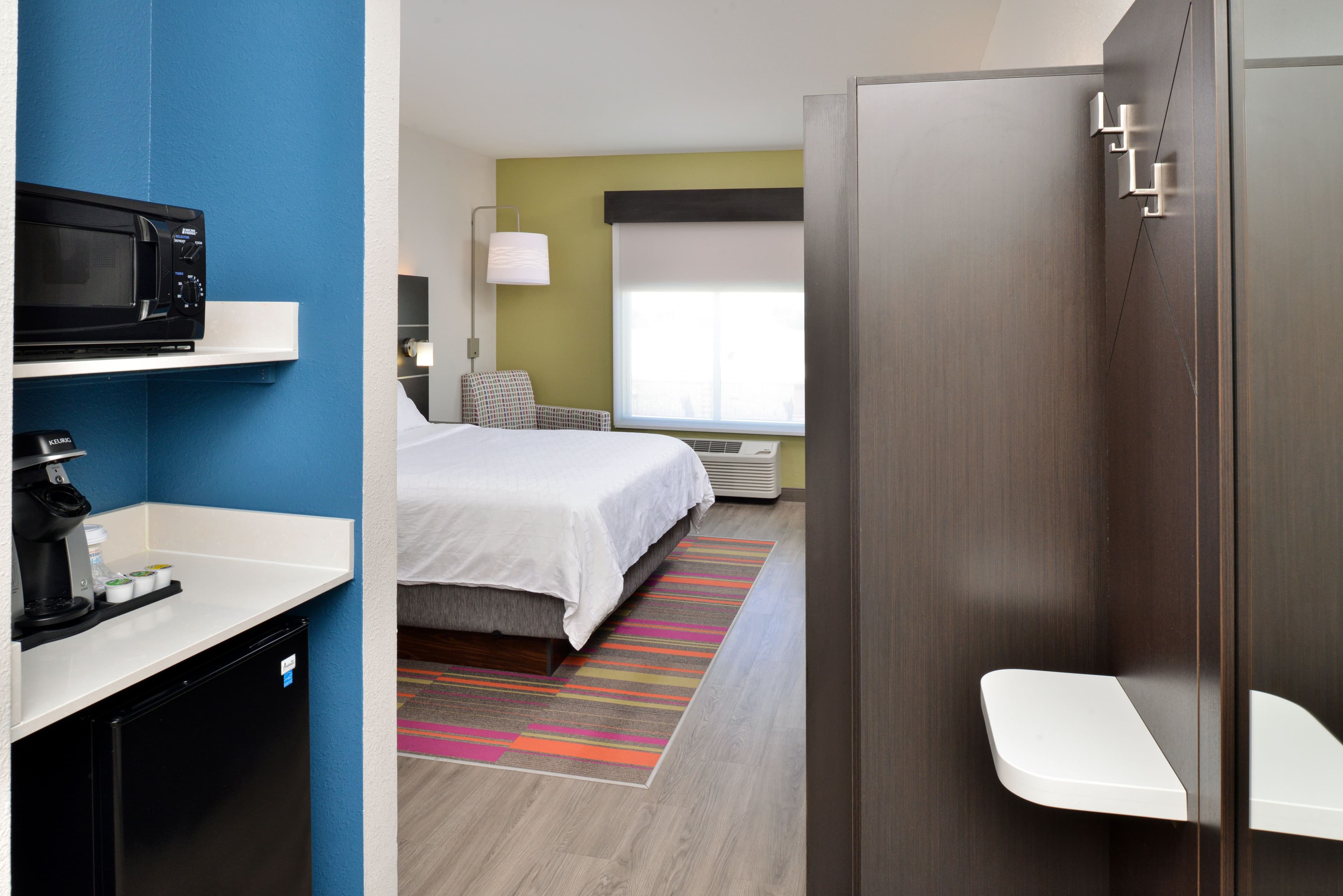 Holiday Inn Express & Suites Royse City - Rockwall - Image 3