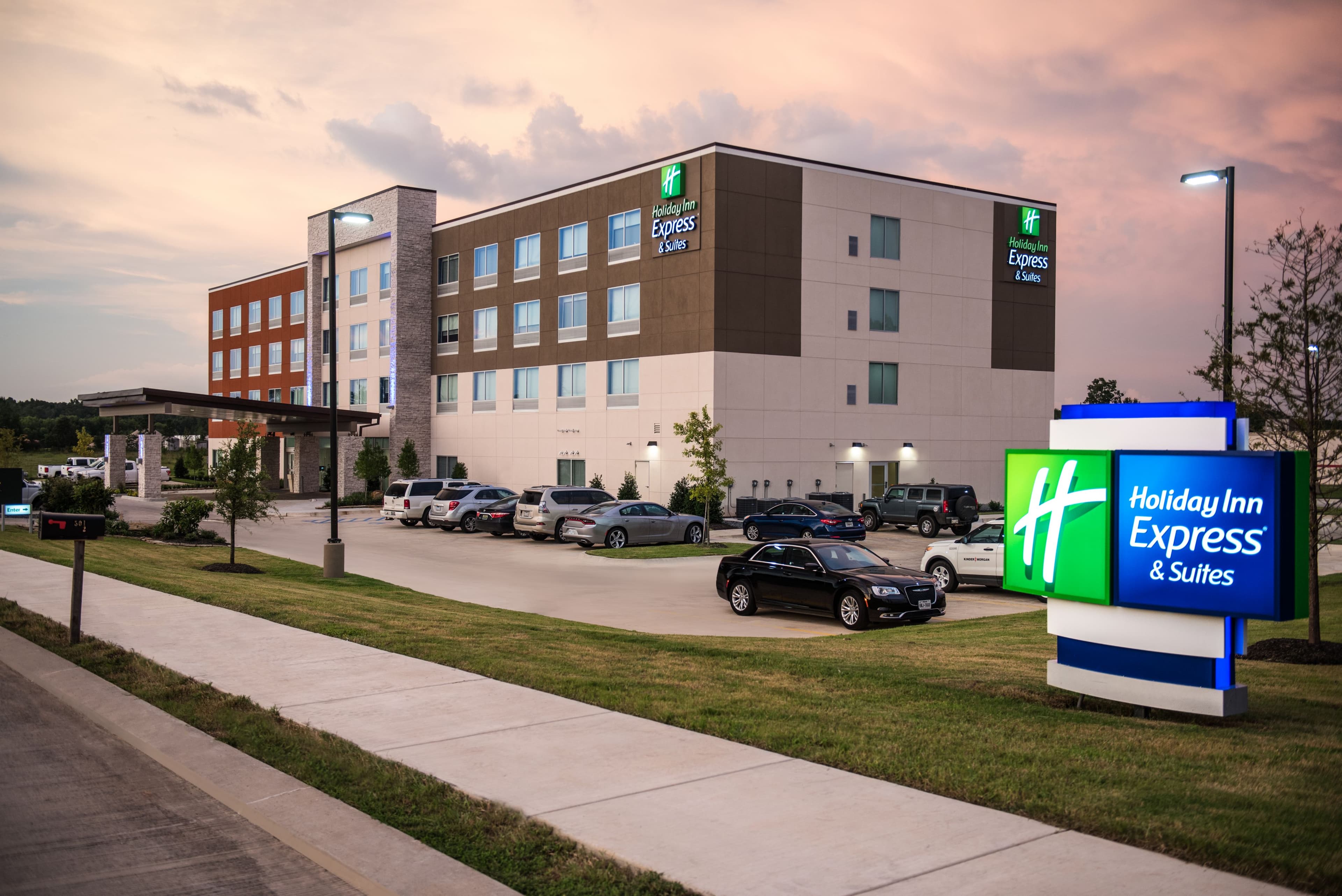 Holiday Inn Express & Suites Ruston - Image 1
