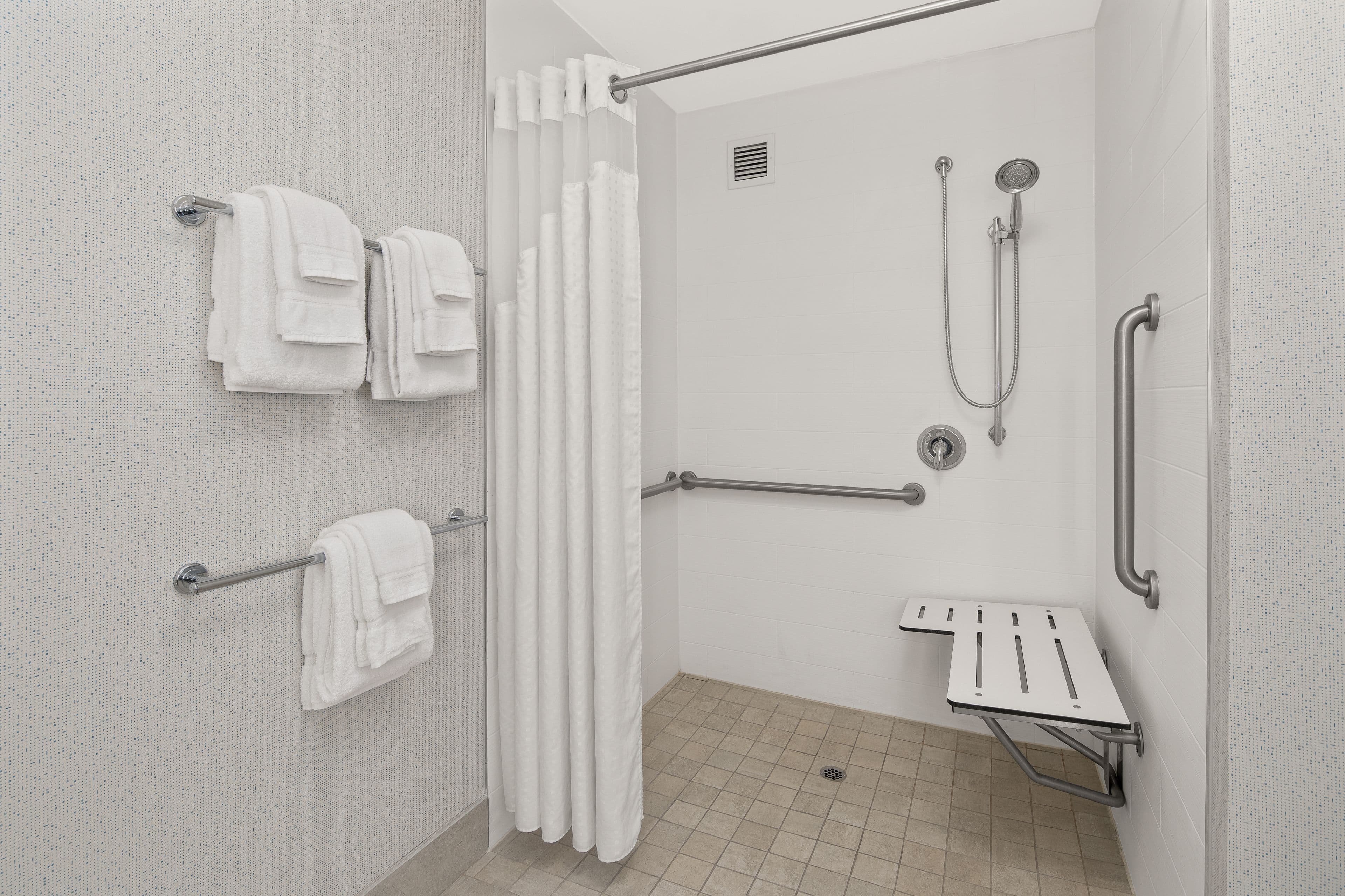 Holiday Inn Express & Suites Sacramento Airport Natomas — 60