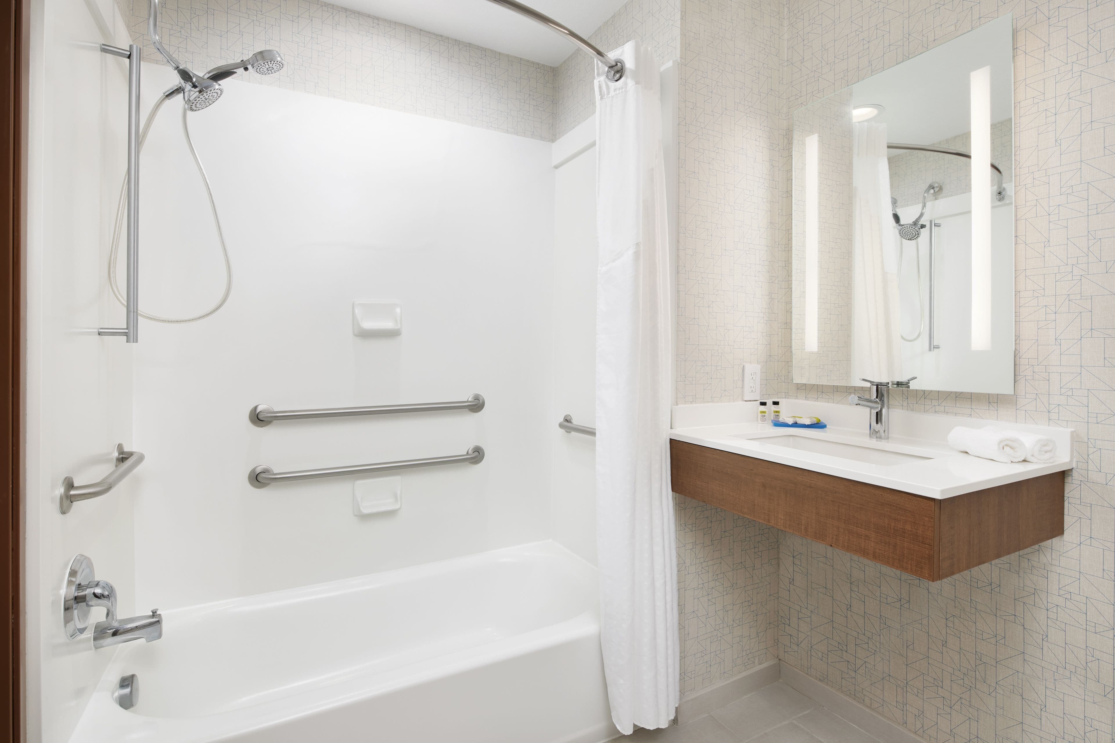 Holiday Inn Express & Suites Salem — 10