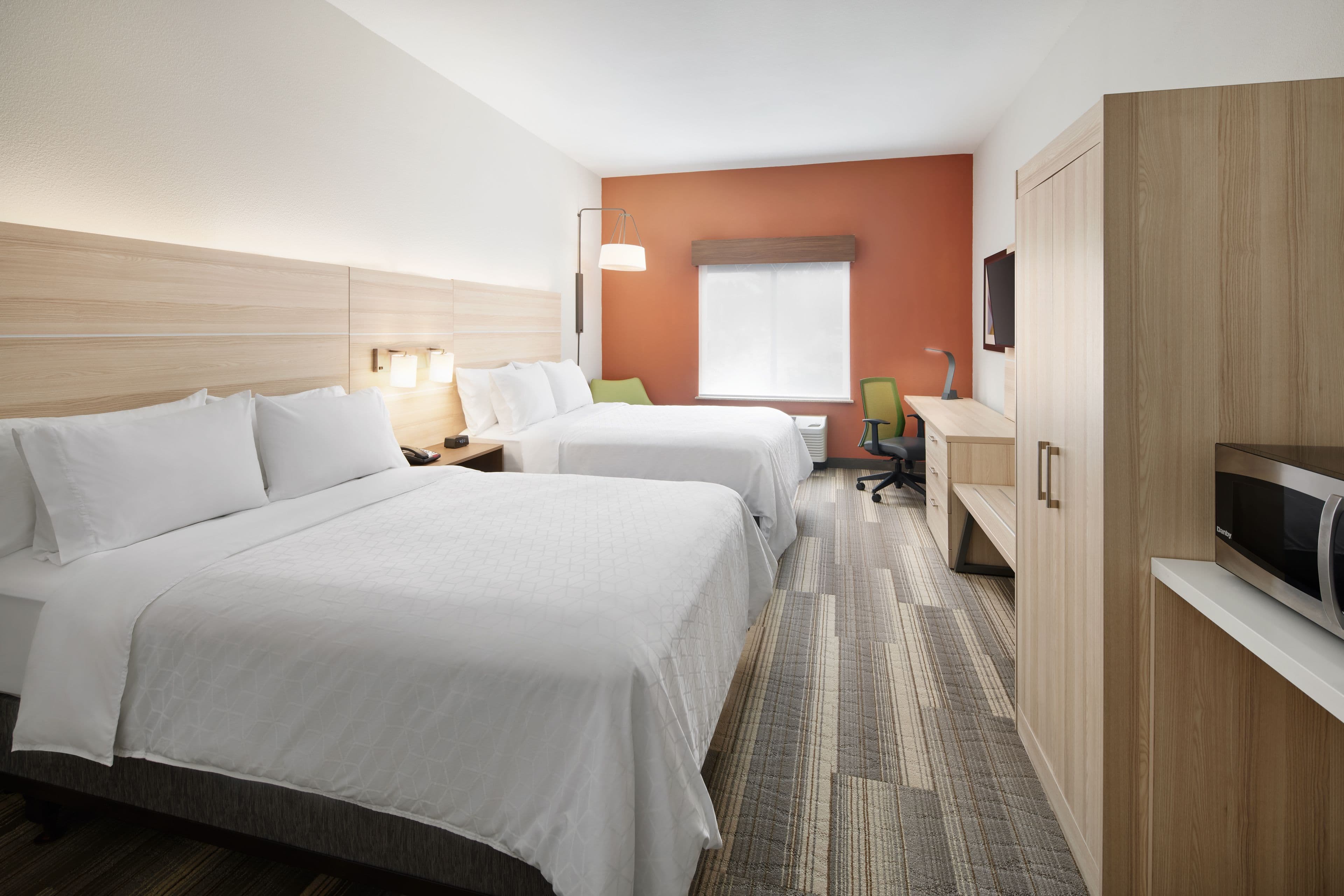 Holiday Inn Express & Suites Salem — 21