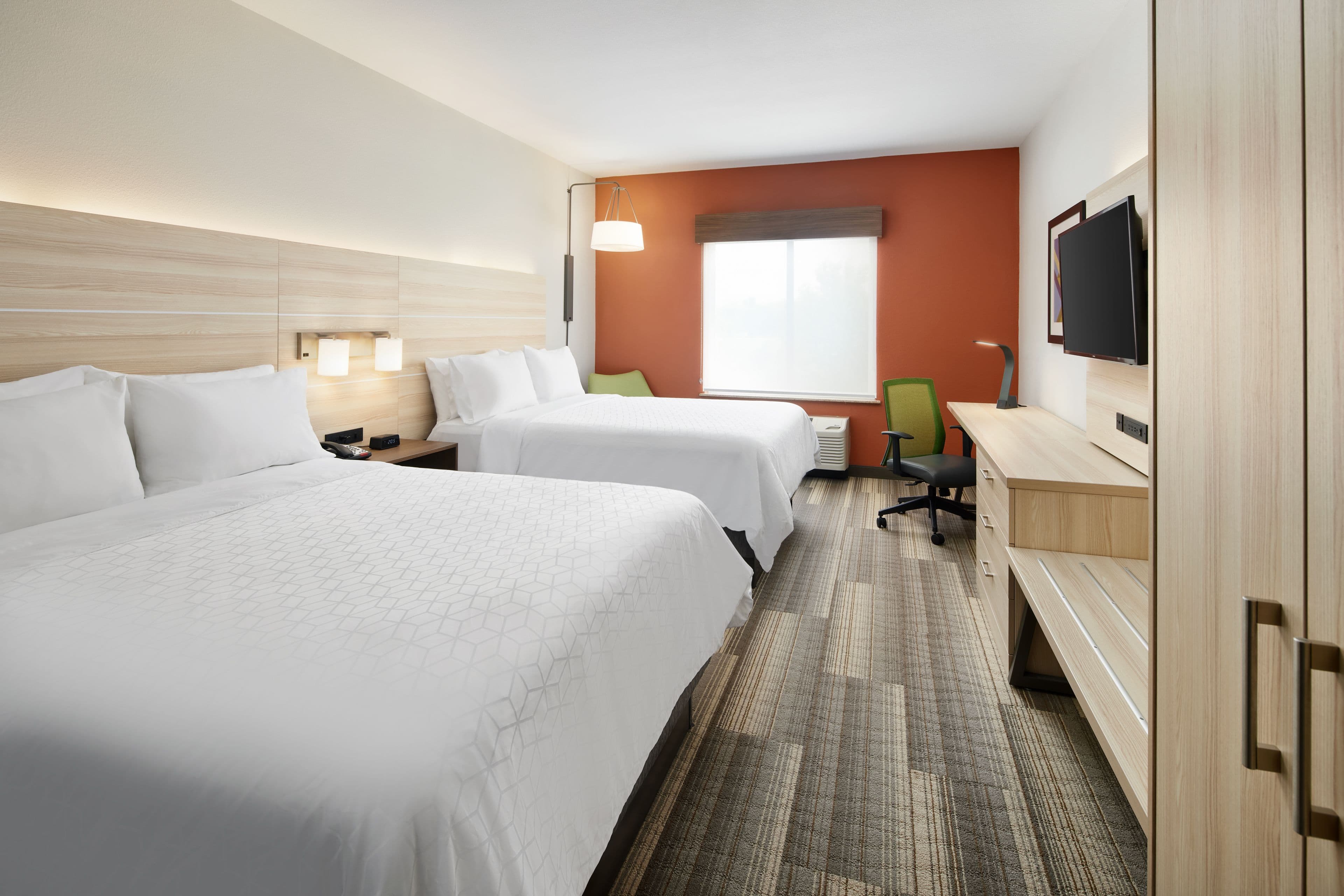 Holiday Inn Express & Suites Salem — 12
