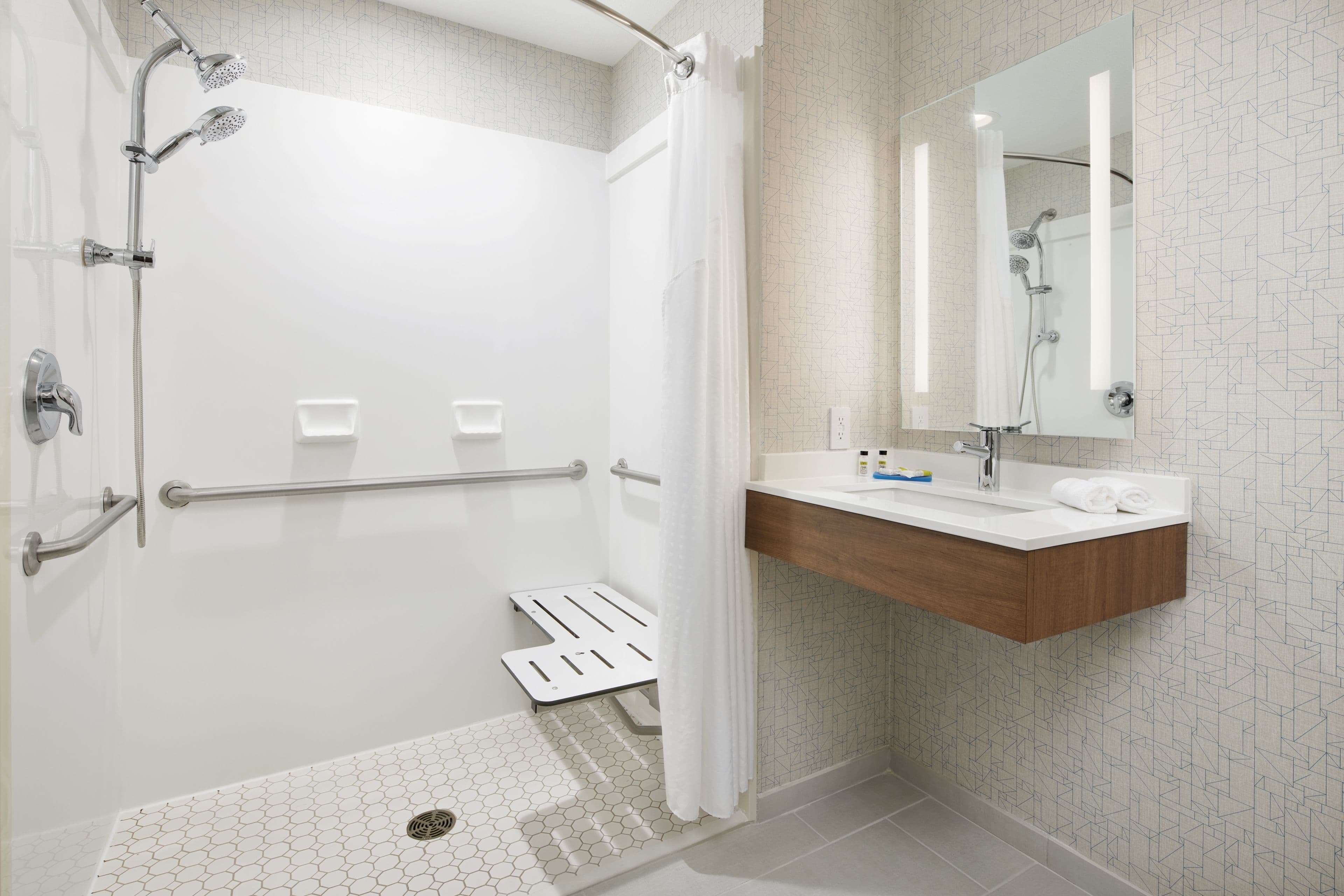 Holiday Inn Express & Suites Salem — 22