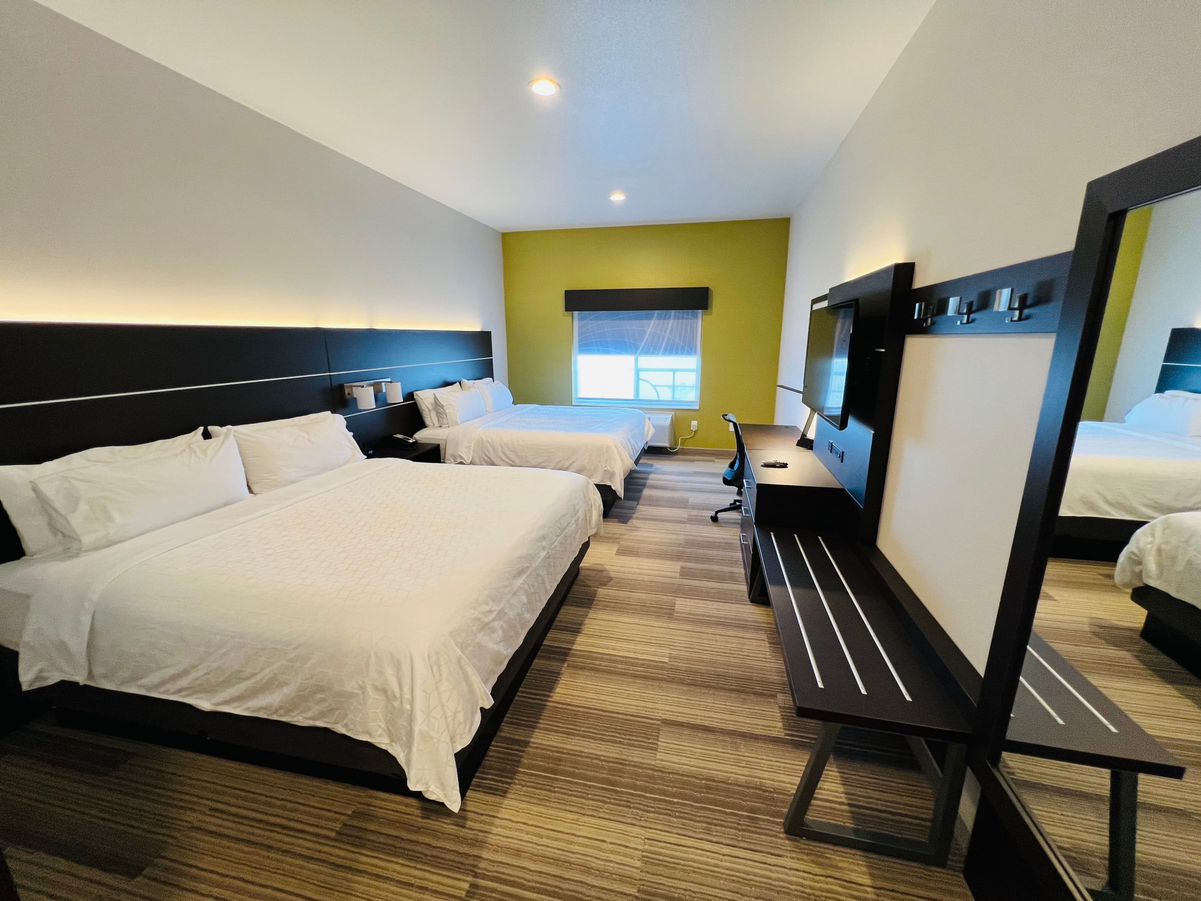 Holiday Inn Express & Suites Salinas — 9