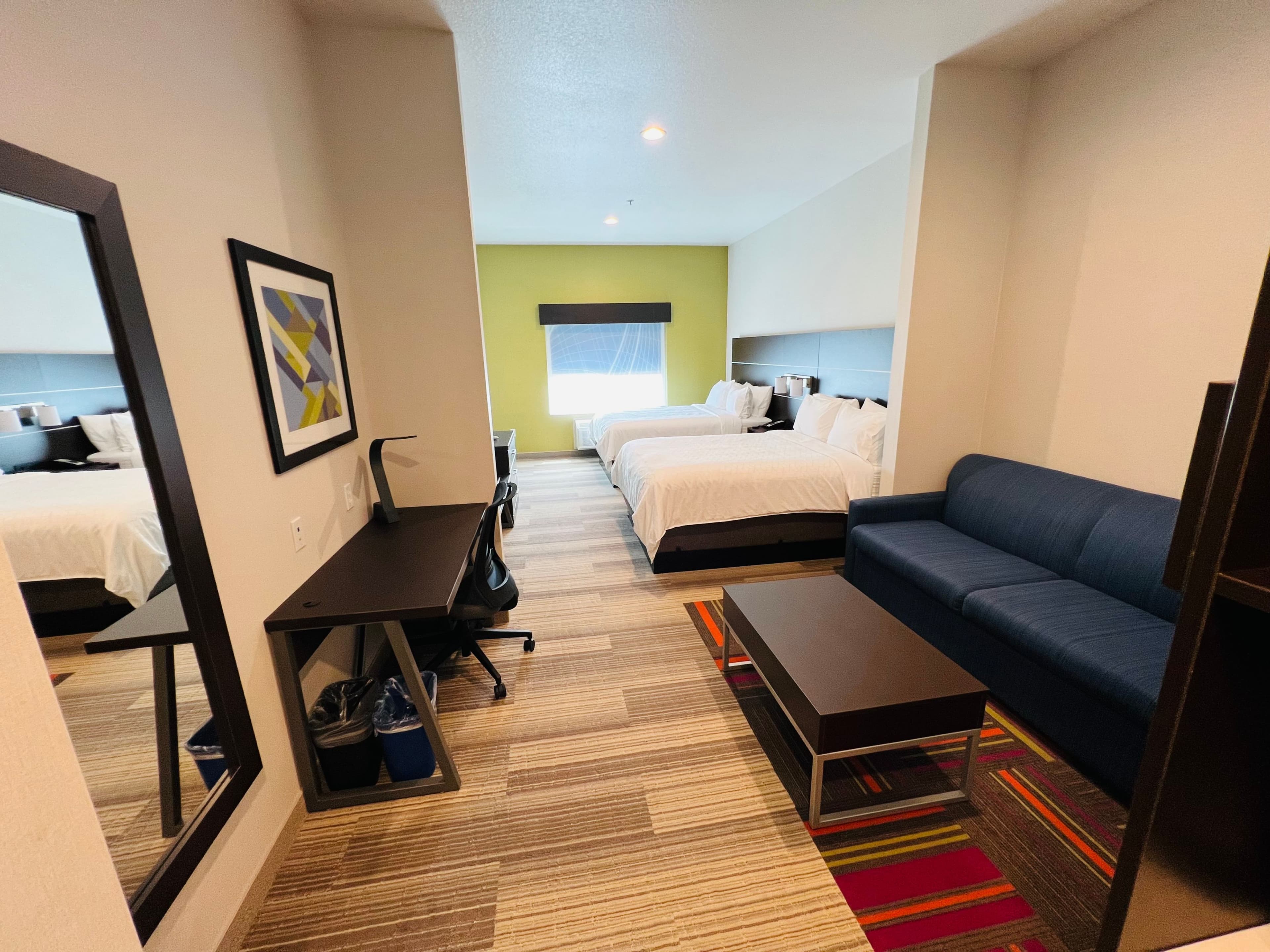 Holiday Inn Express & Suites Salinas — 12