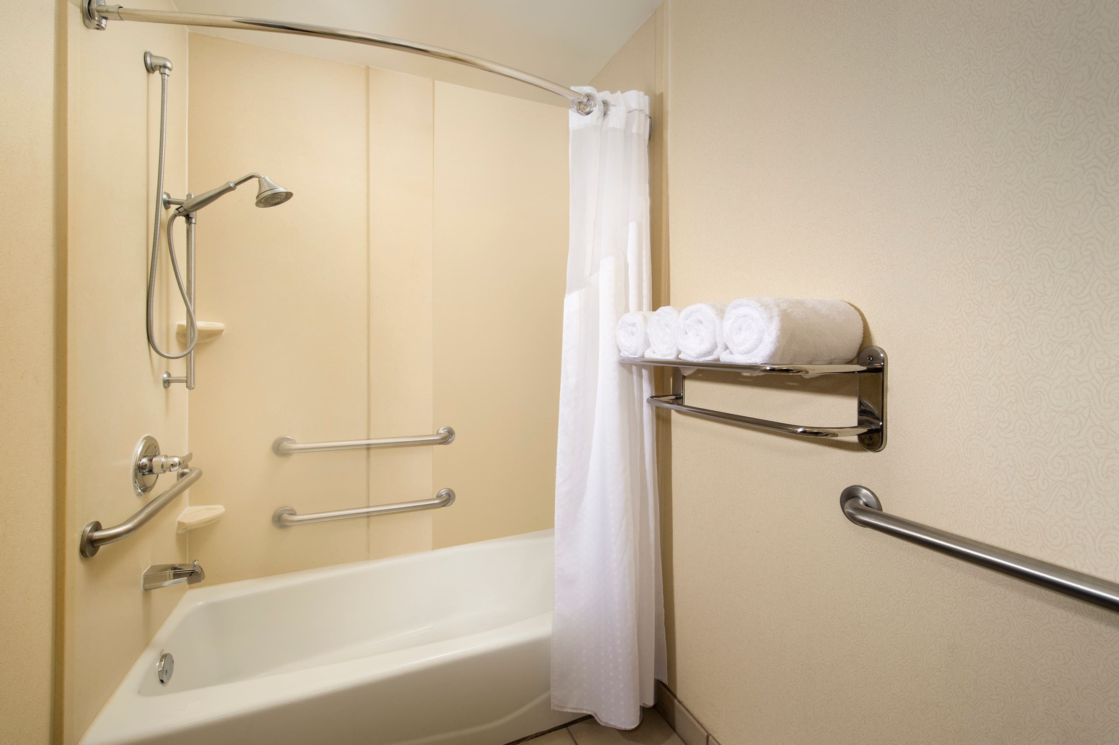 Holiday Inn Express & Suites San Antonio West-SeaWorld Area — 19
