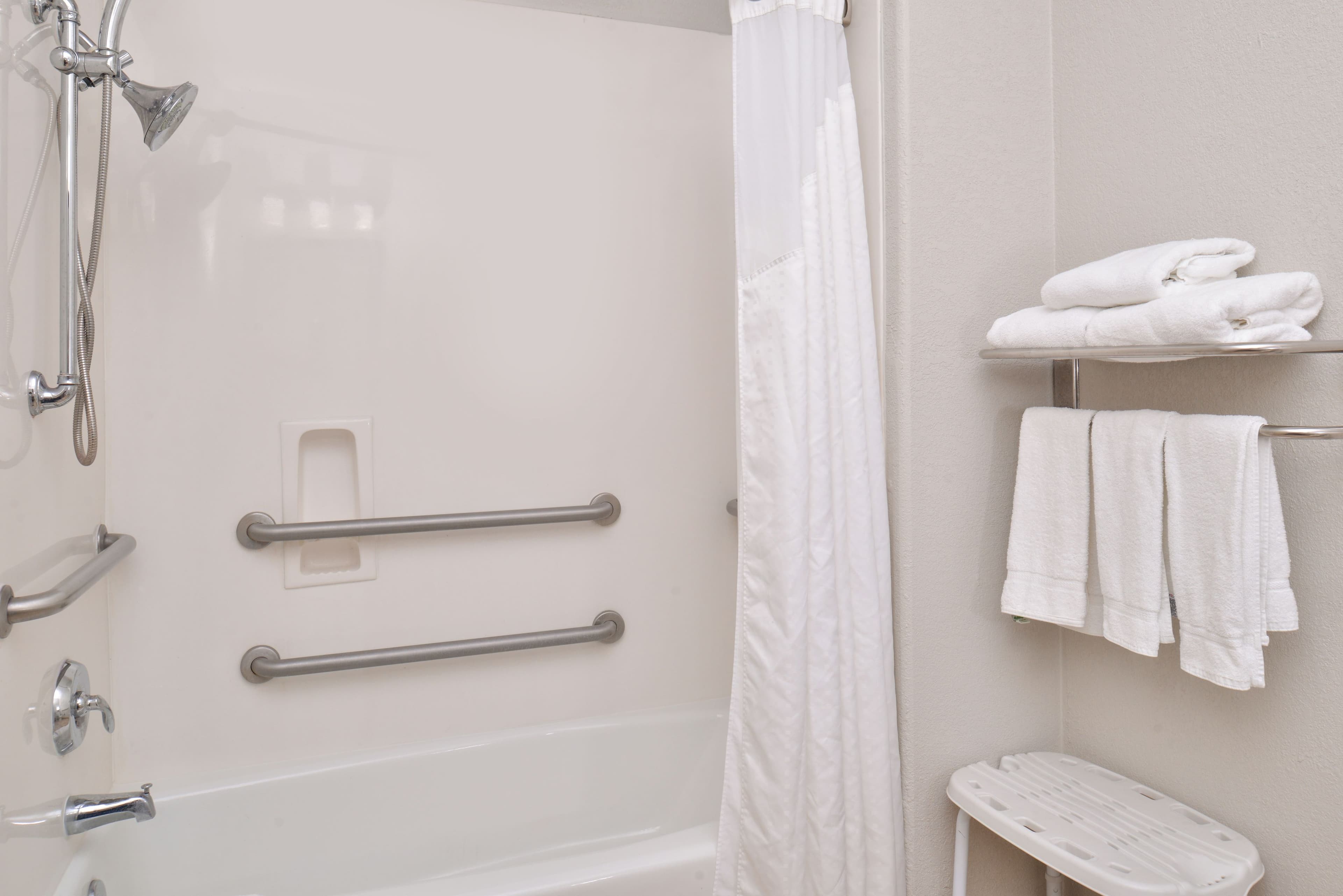 Holiday Inn Express & Suites San Antonio South — 9