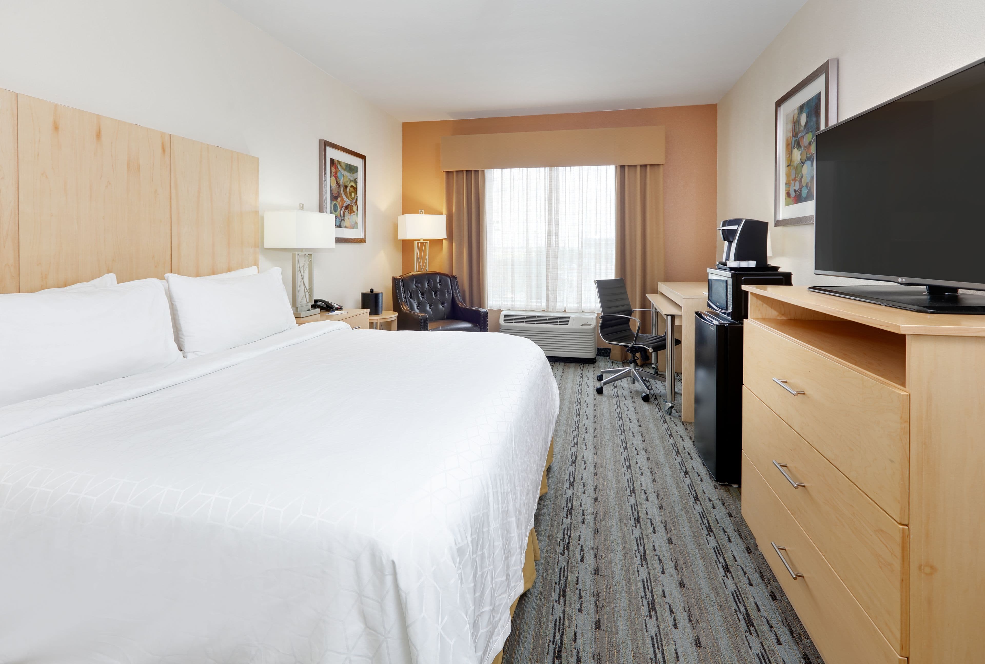Holiday Inn Express & Suites San Antonio - Brooks City Base — 8