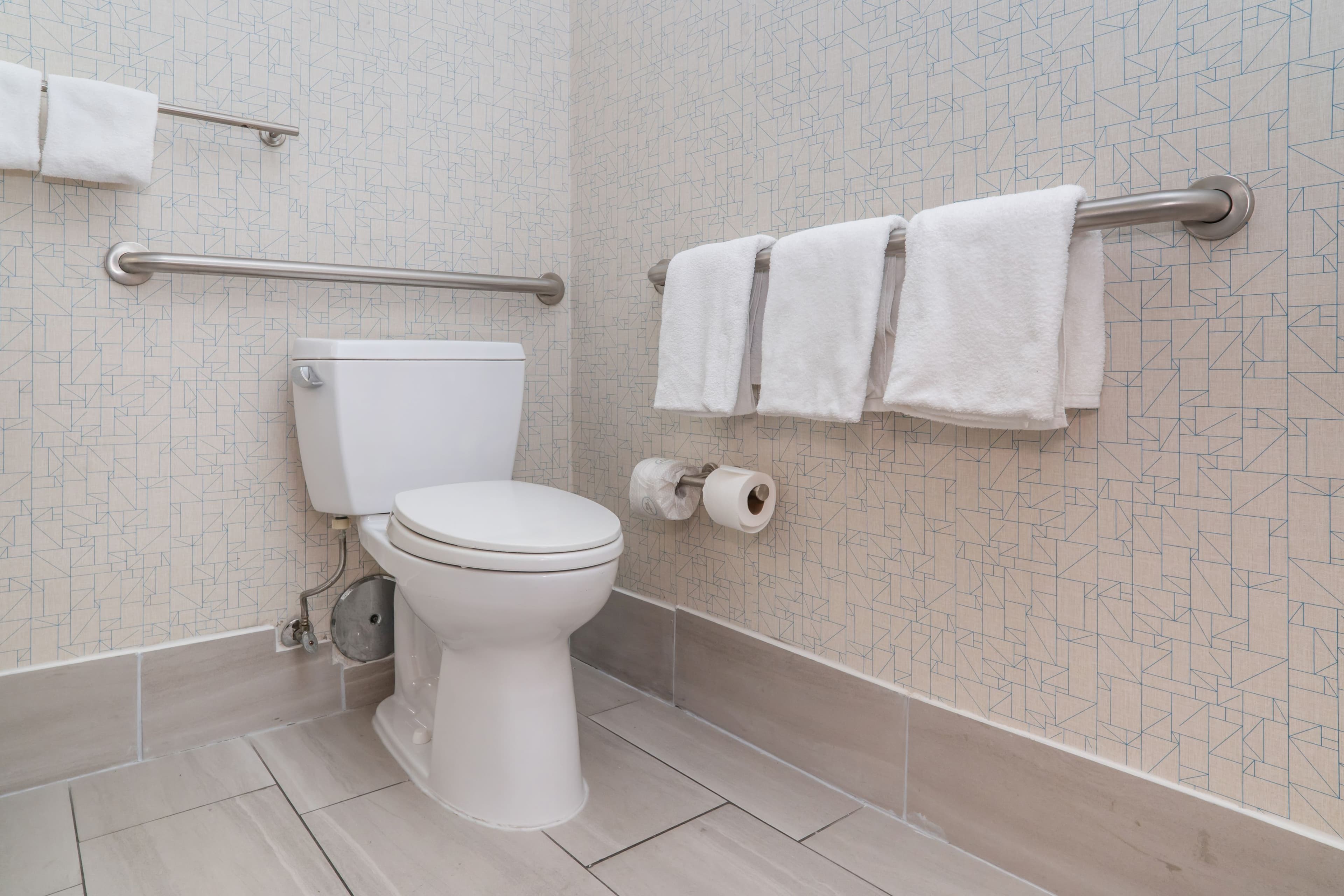 Holiday Inn Express & Suites San Diego Otay Mesa — 15
